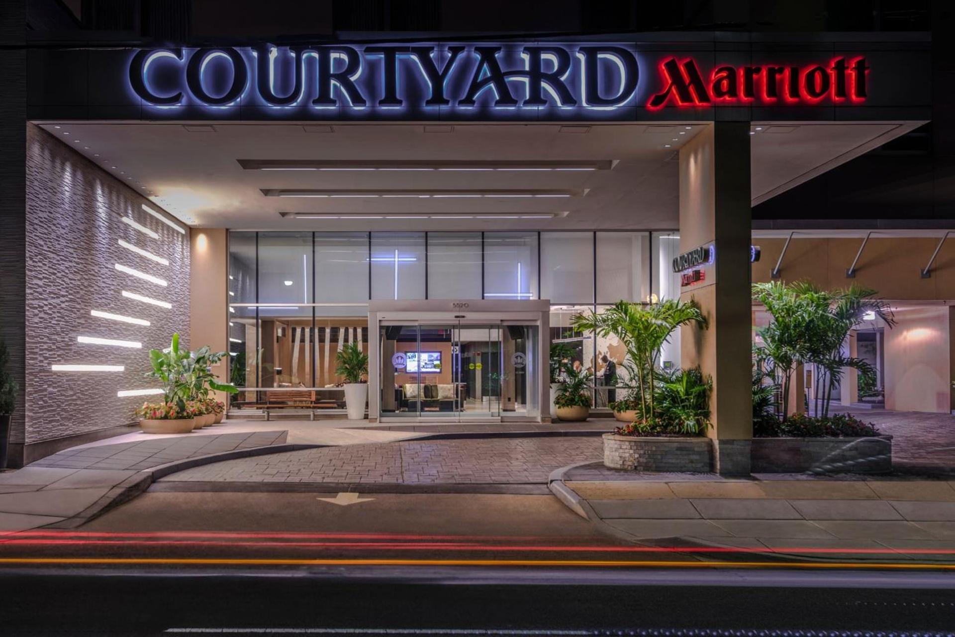 Courtyard by Marriott Bethesda Chevy Chase — hotel in Bethesda