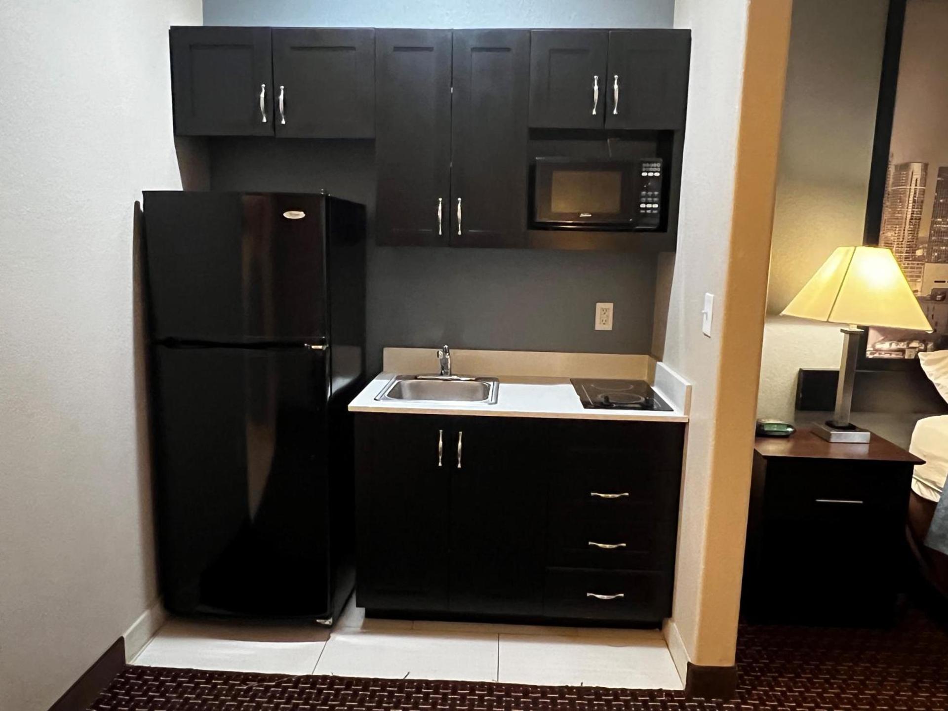 Super 8 by Wyndham Center photo 11