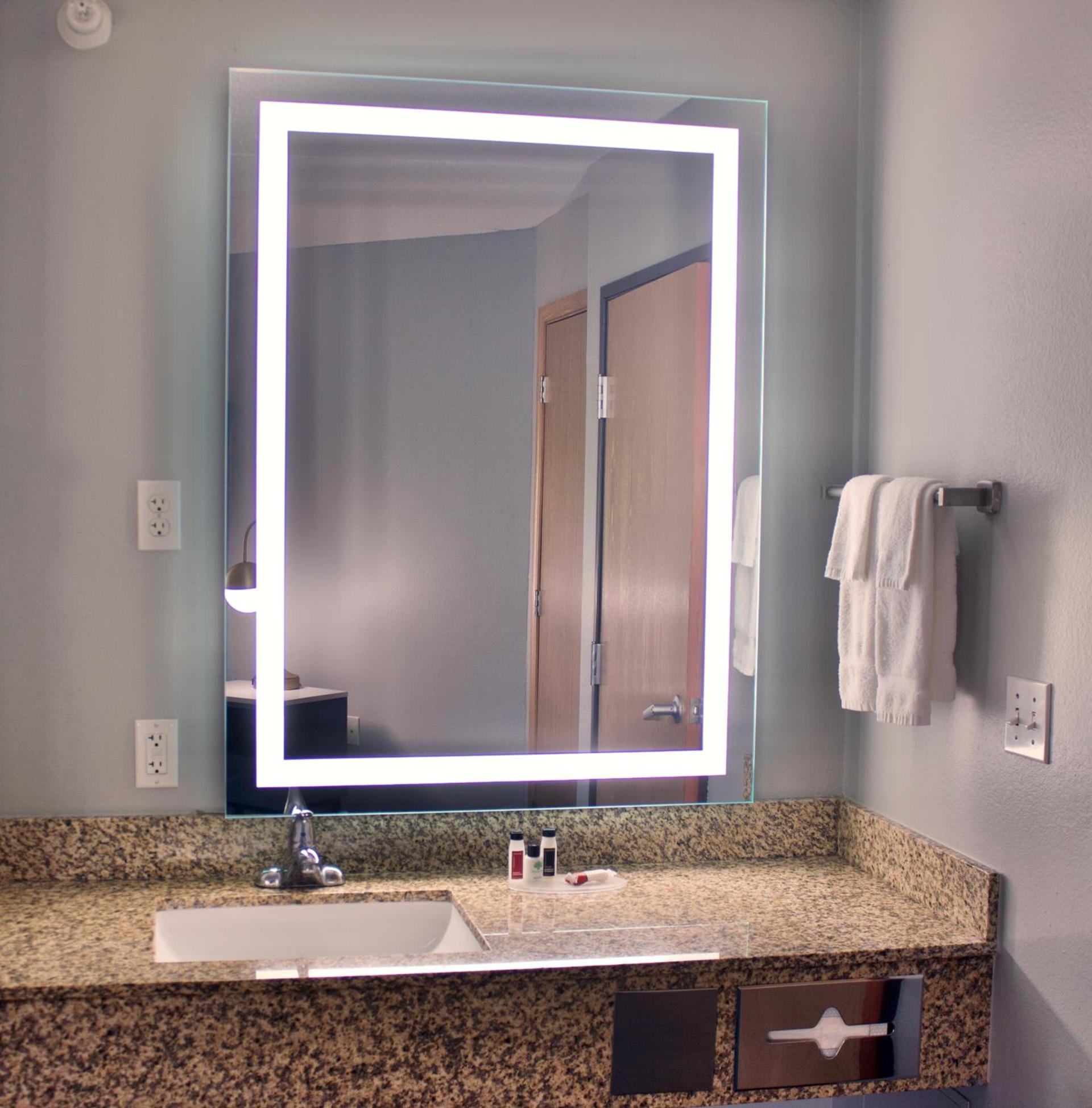 AmericInn by Wyndham Shakopee Near Canterbury Park photo 42