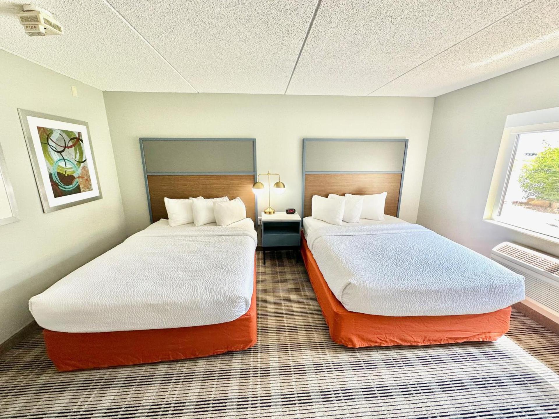 AmericInn by Wyndham Shakopee Near Canterbury Park photo 35