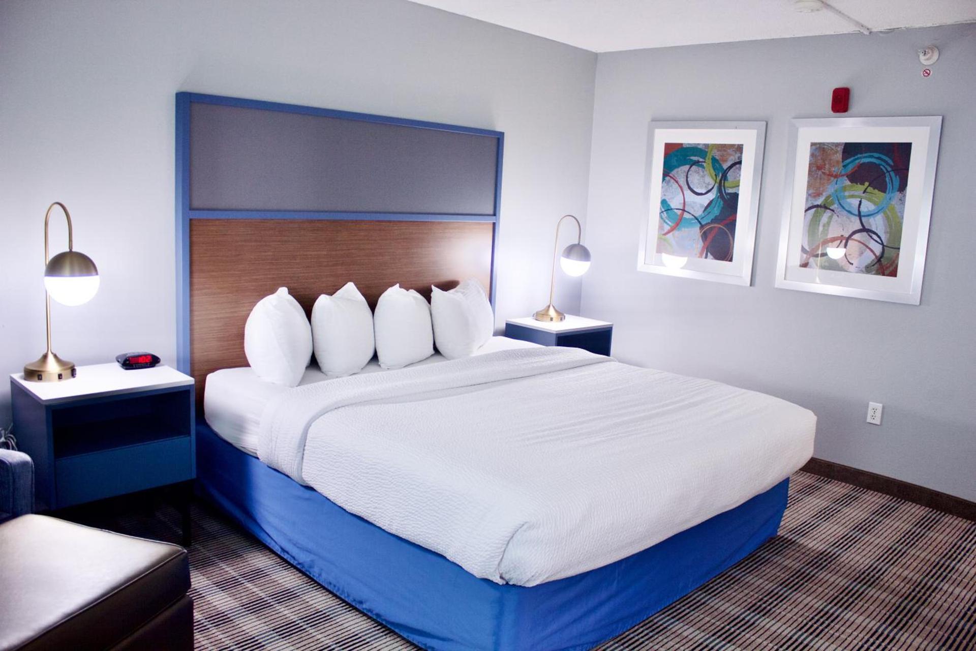 AmericInn by Wyndham Shakopee Near Canterbury Park photo 37