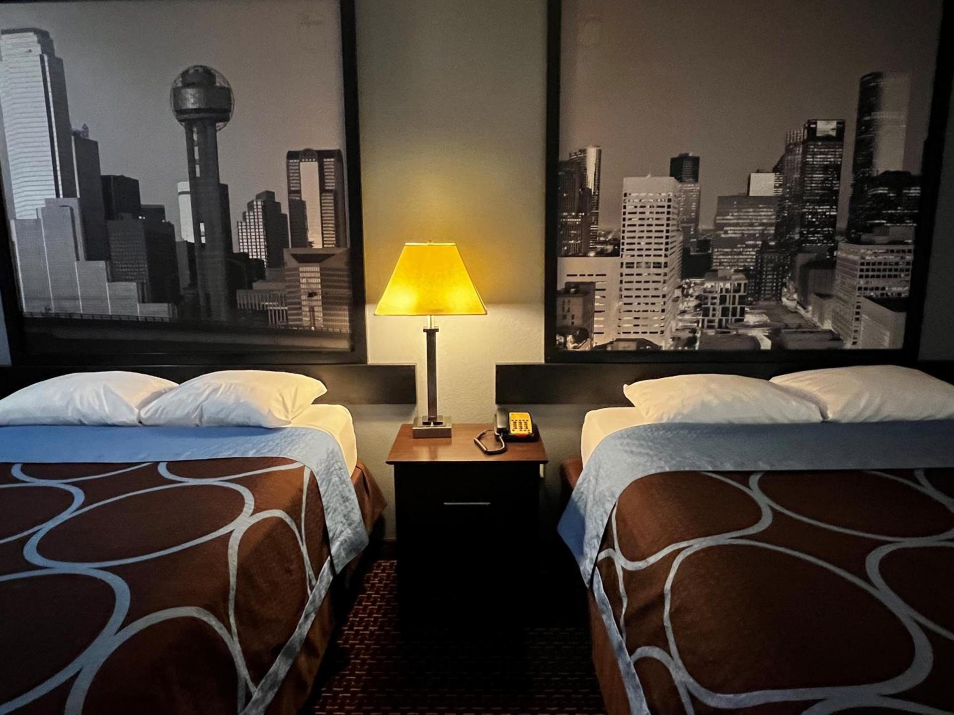 Super 8 by Wyndham Center photo 38
