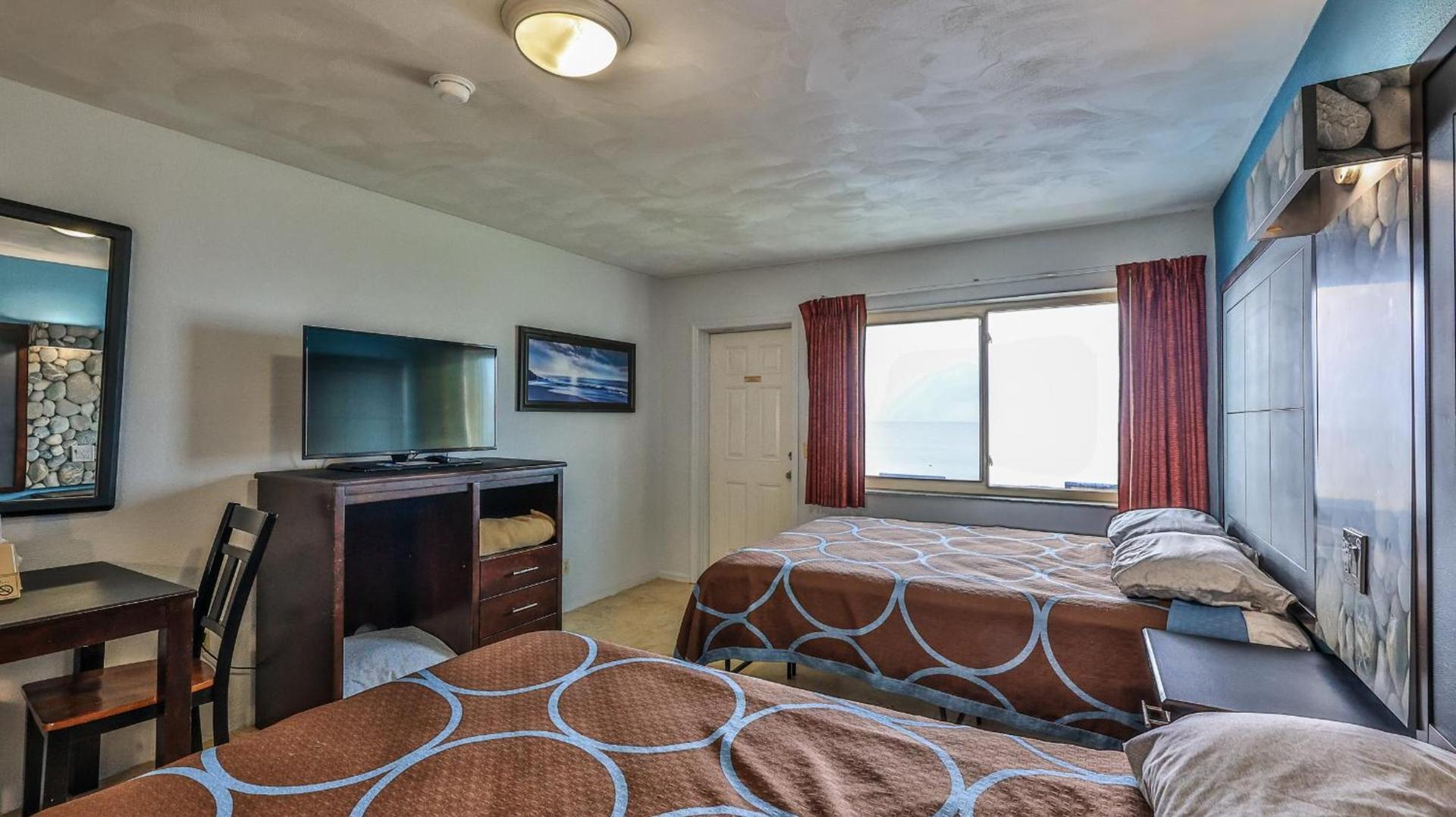 Driftwood Beach Motel photo 59