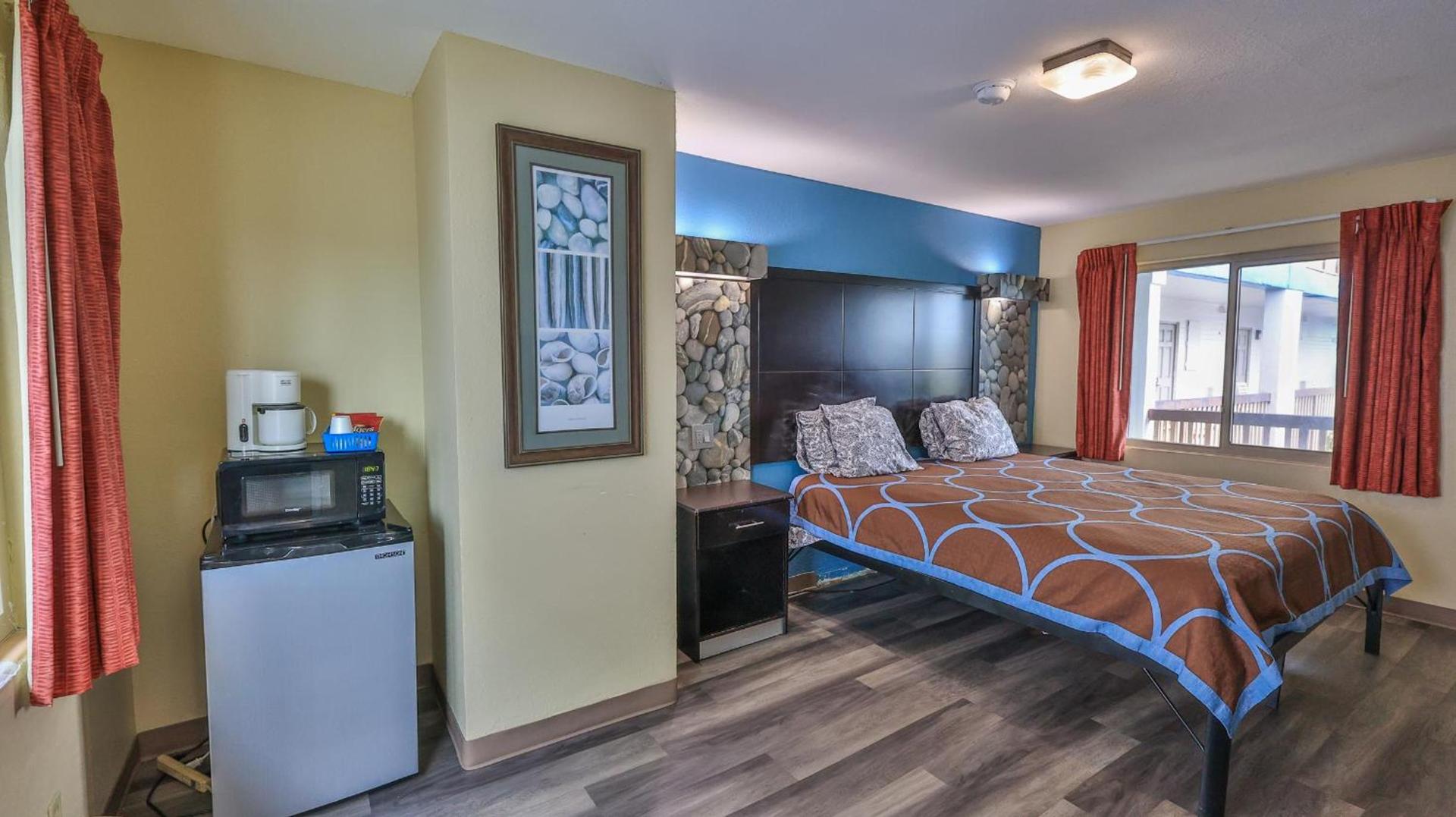 Driftwood Beach Motel photo 69