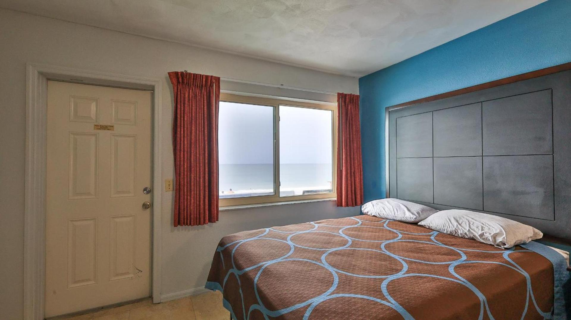 Driftwood Beach Motel photo 66