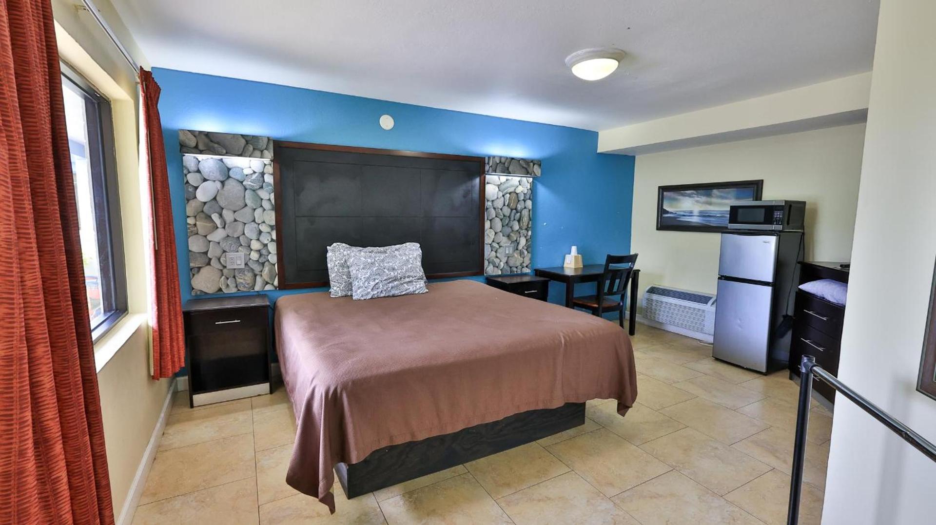 Driftwood Beach Motel photo 73