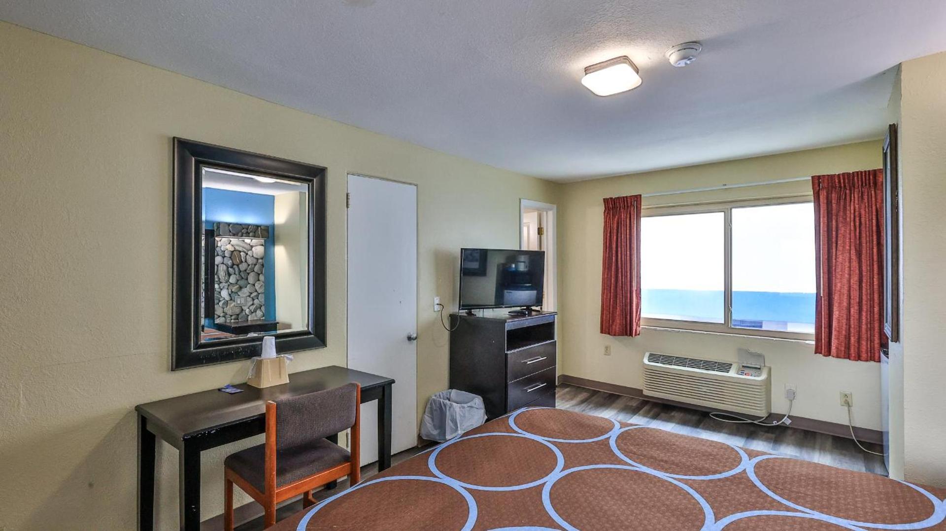 Driftwood Beach Motel photo 70