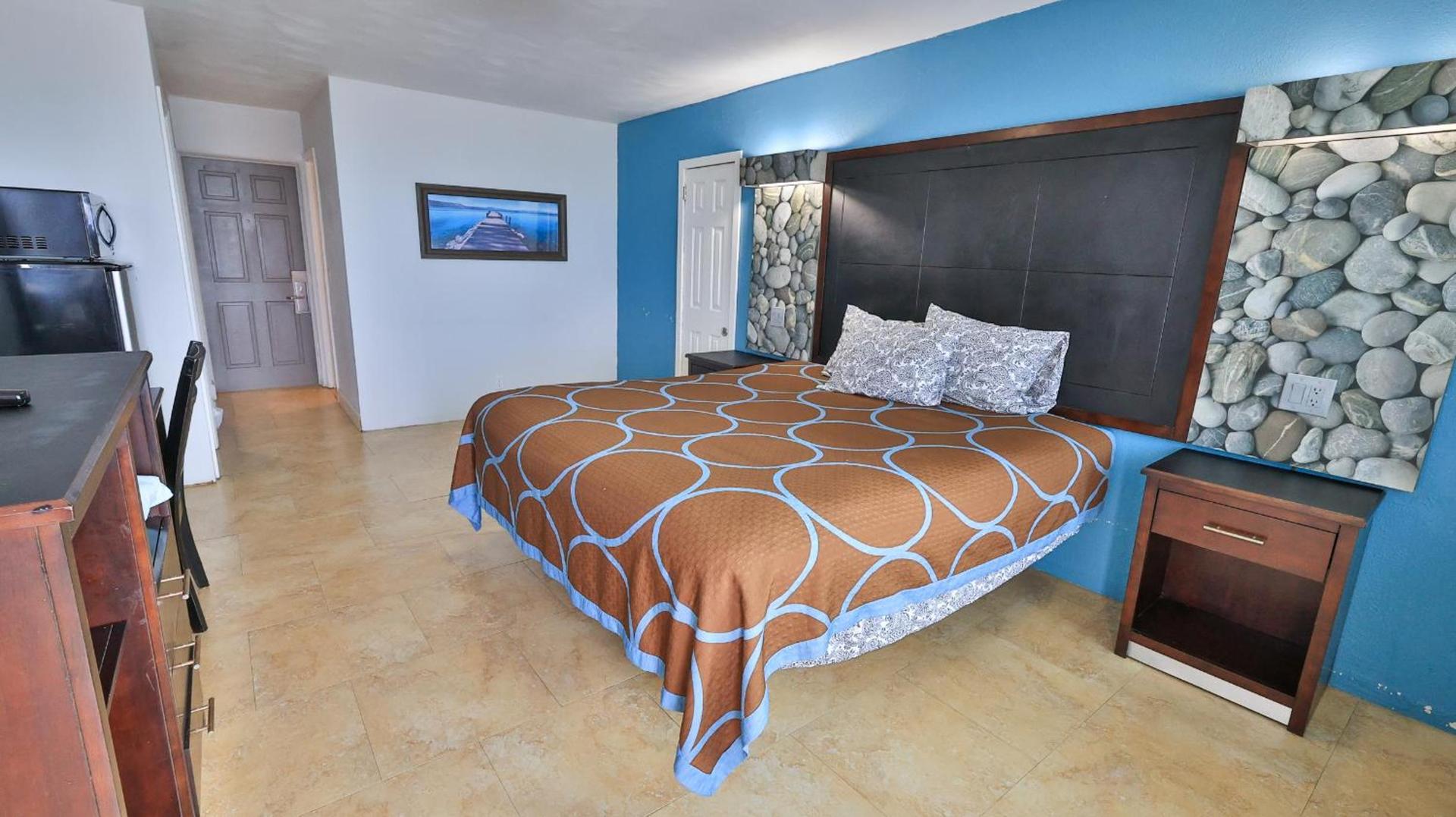 Driftwood Beach Motel photo 75
