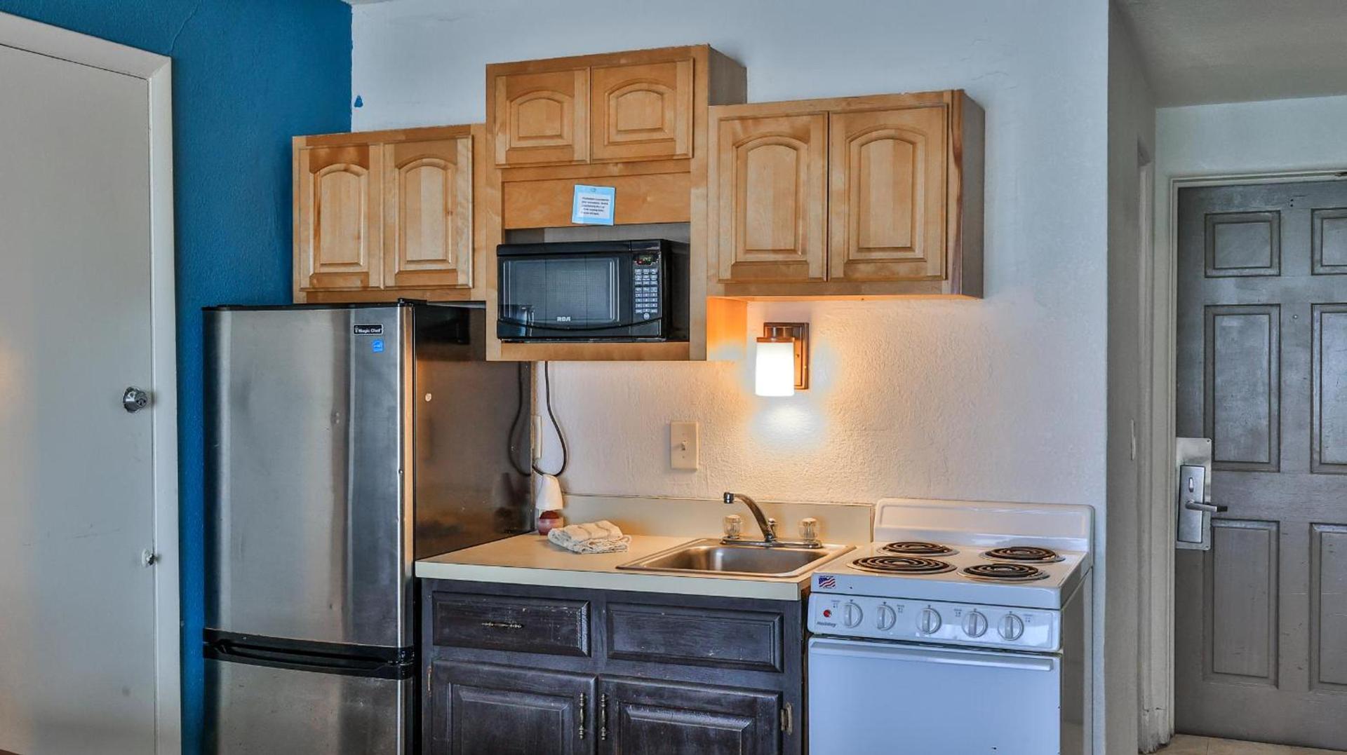 Driftwood Beach Motel photo 81
