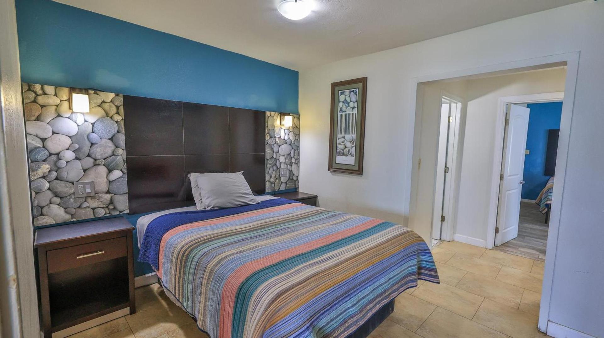 Driftwood Beach Motel photo 80