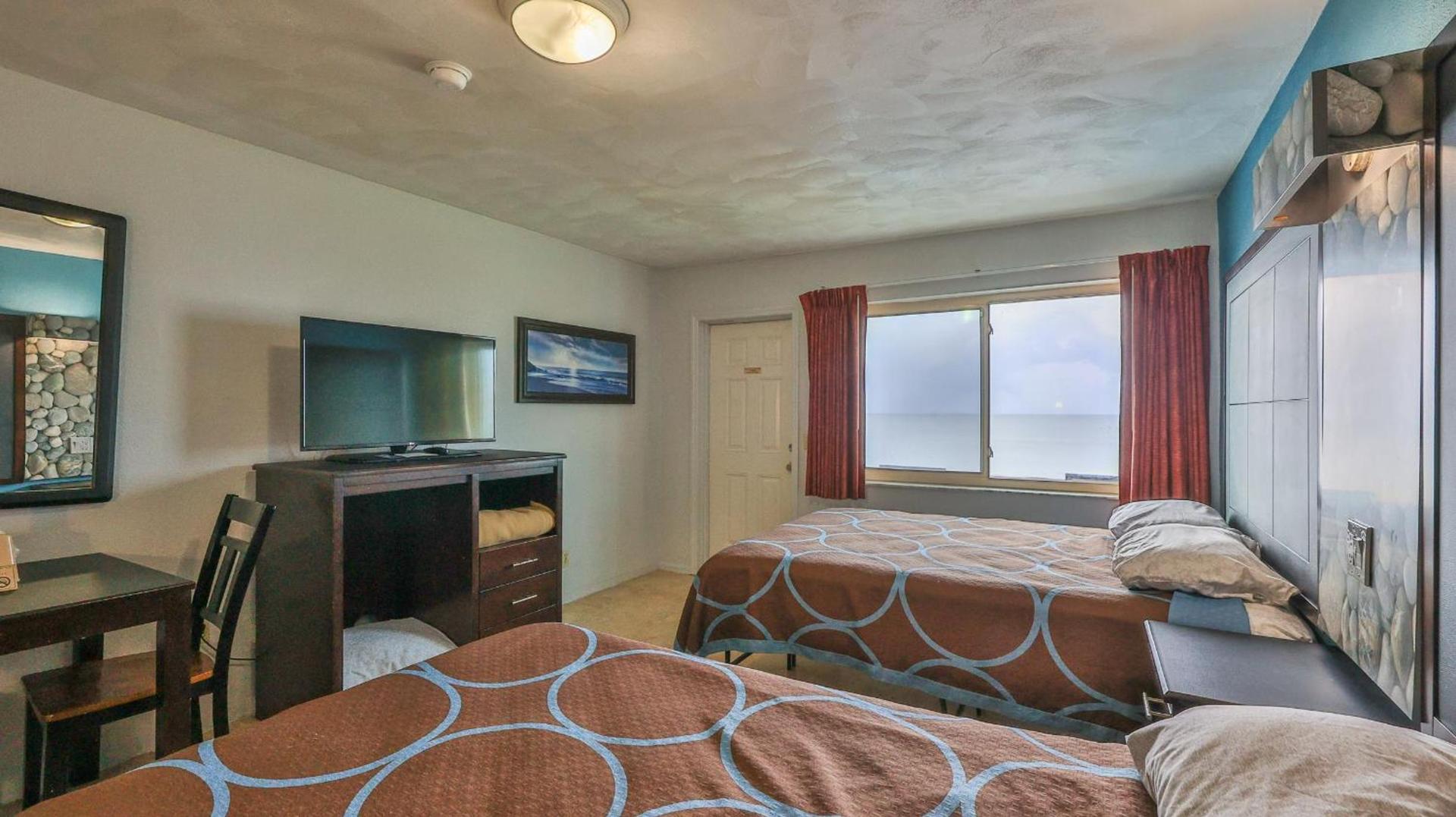 Driftwood Beach Motel photo 86