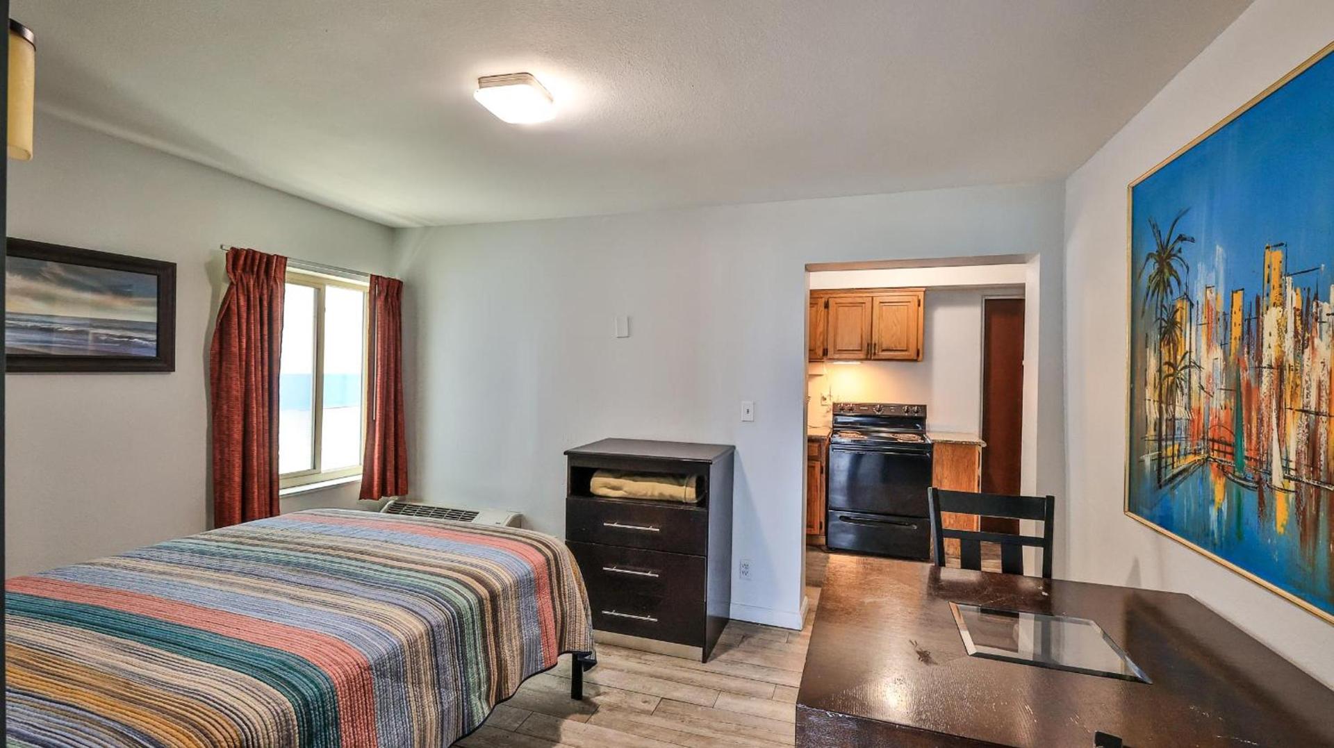 Driftwood Beach Motel photo 89