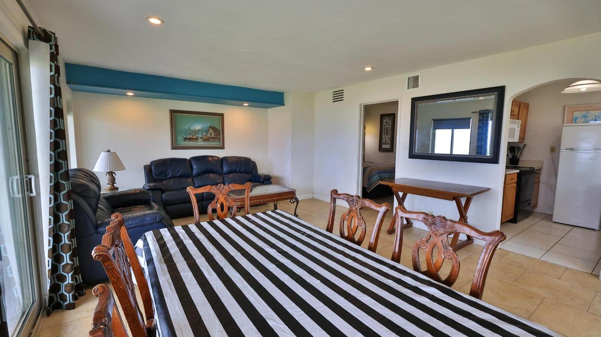 Driftwood Beach Motel photo 94