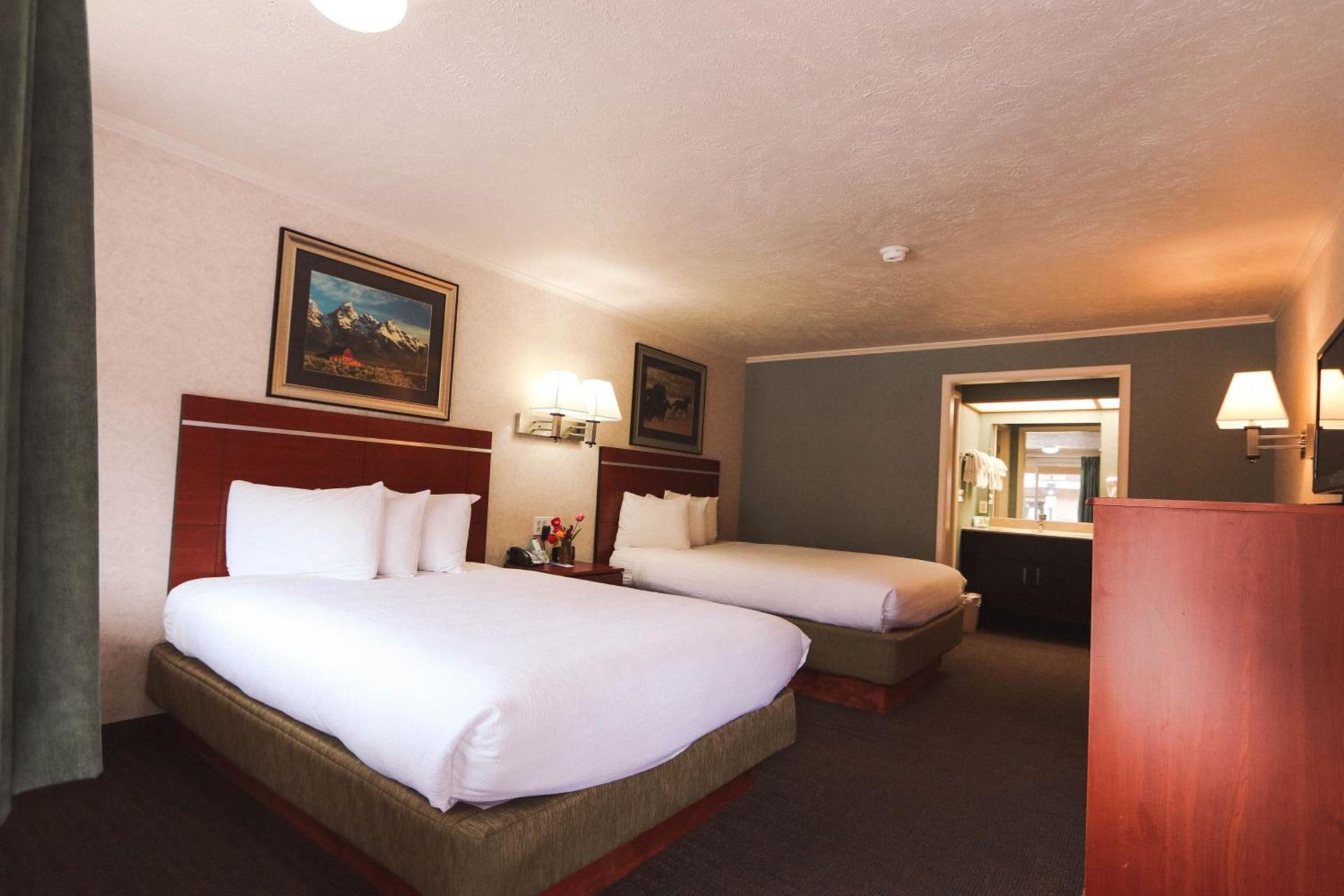 Brandin' Iron Inn photo 36
