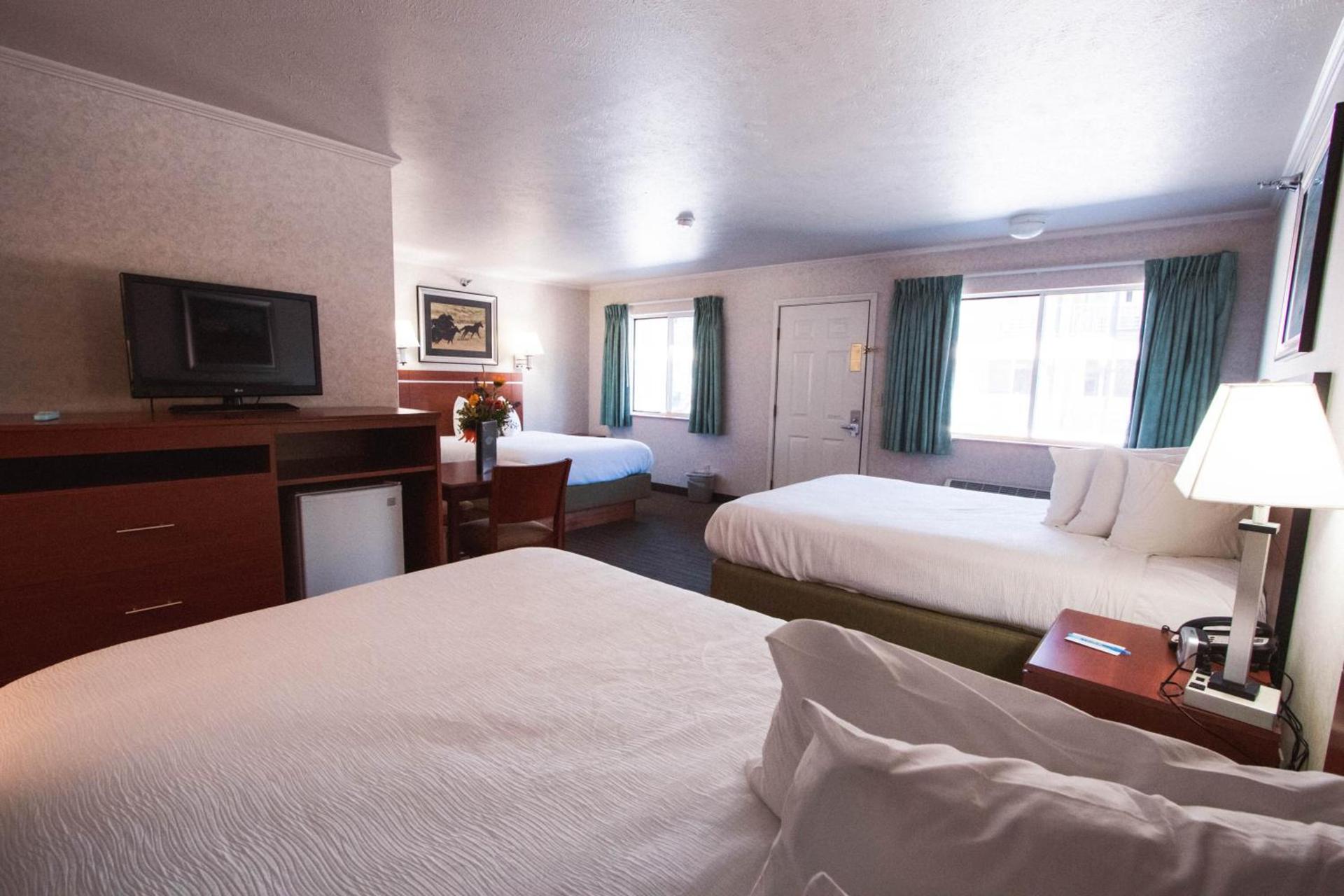 Brandin' Iron Inn photo 4