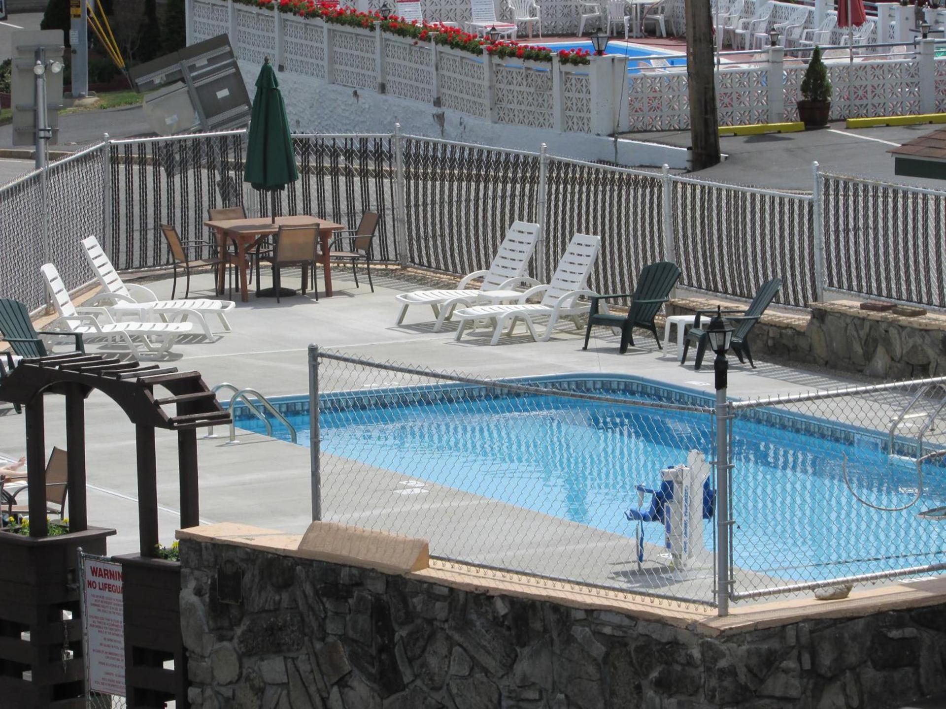 The Lake George Inn photo 31