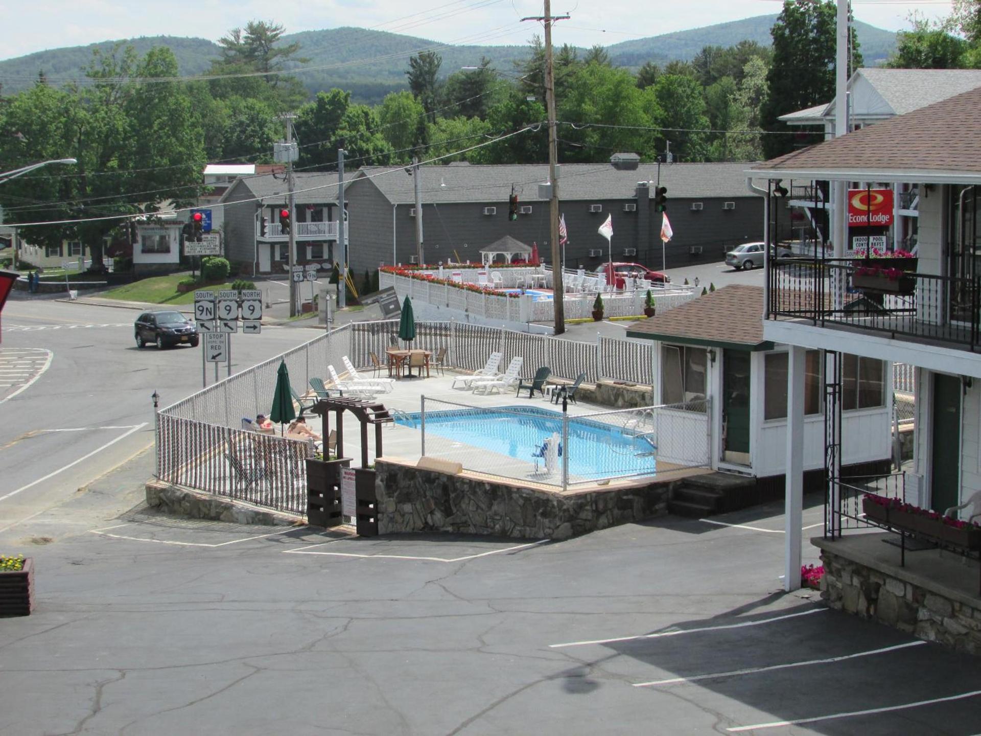 The Lake George Inn photo 32
