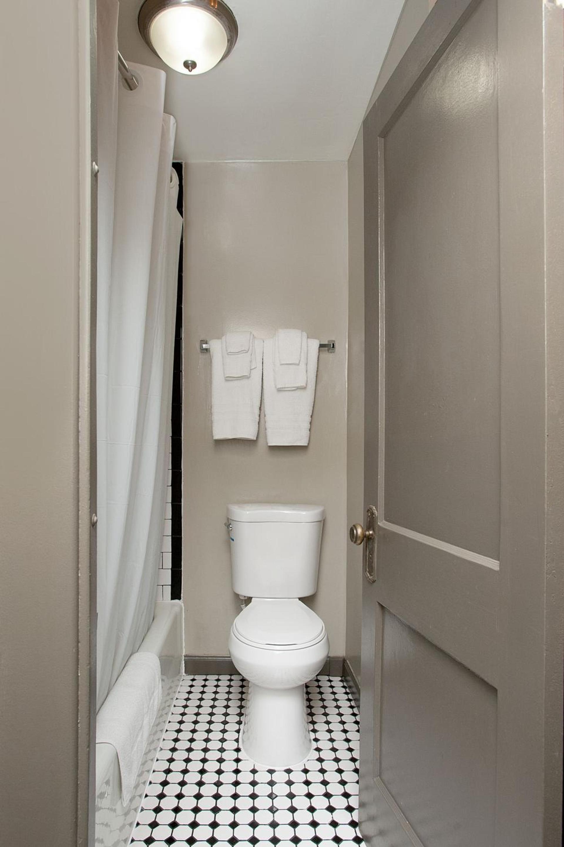 Gardner Hotel & Hostel photo 35