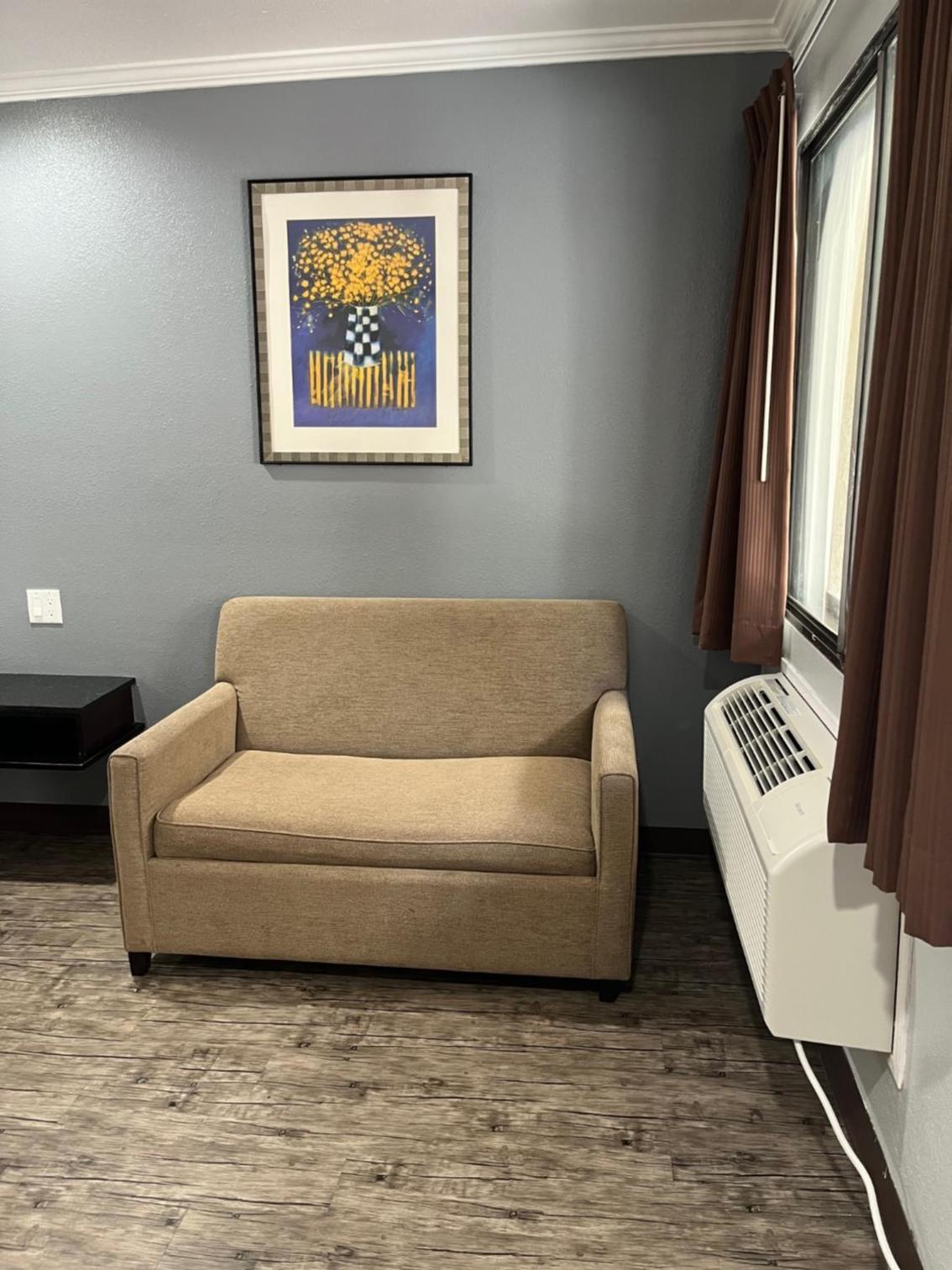 Laguna Inn and Suites photo 25