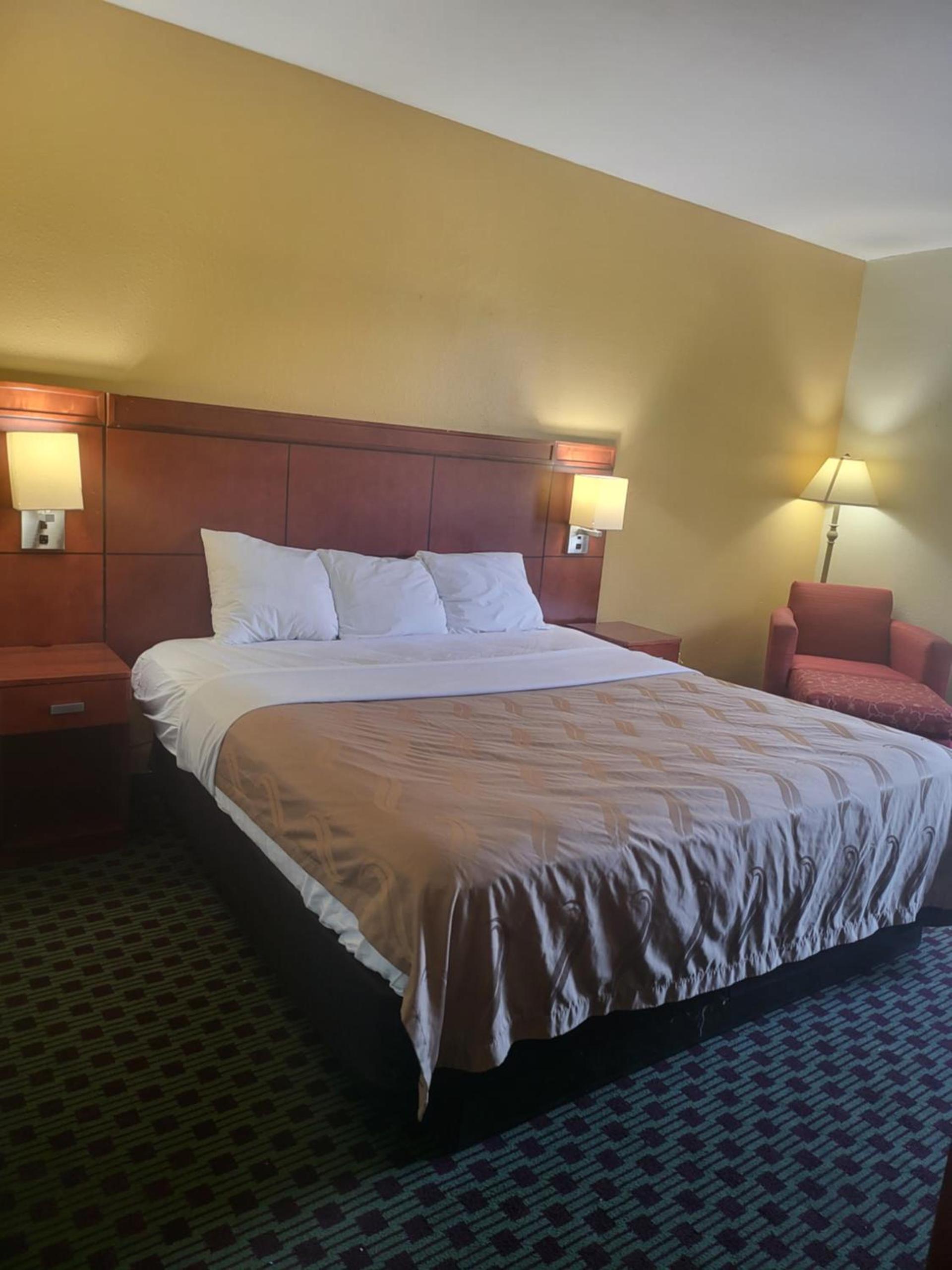 Baymont by Wyndham Williamsburg photo 13