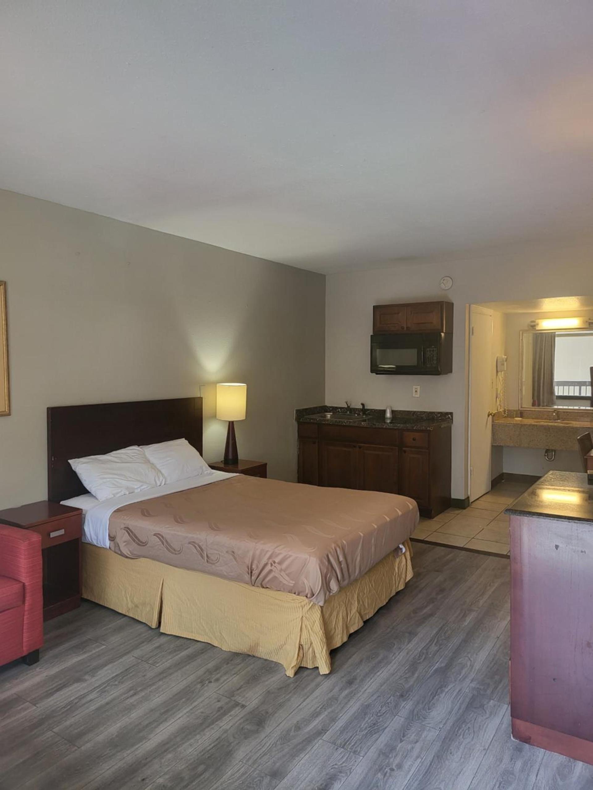 Baymont by Wyndham Williamsburg photo 28