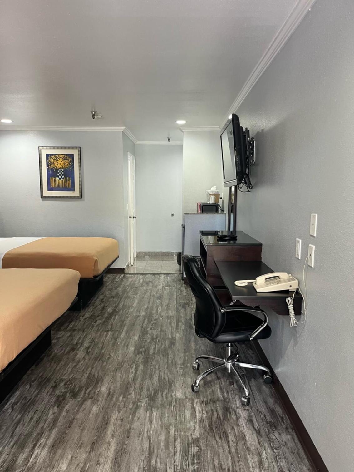 Laguna Inn and Suites photo 27