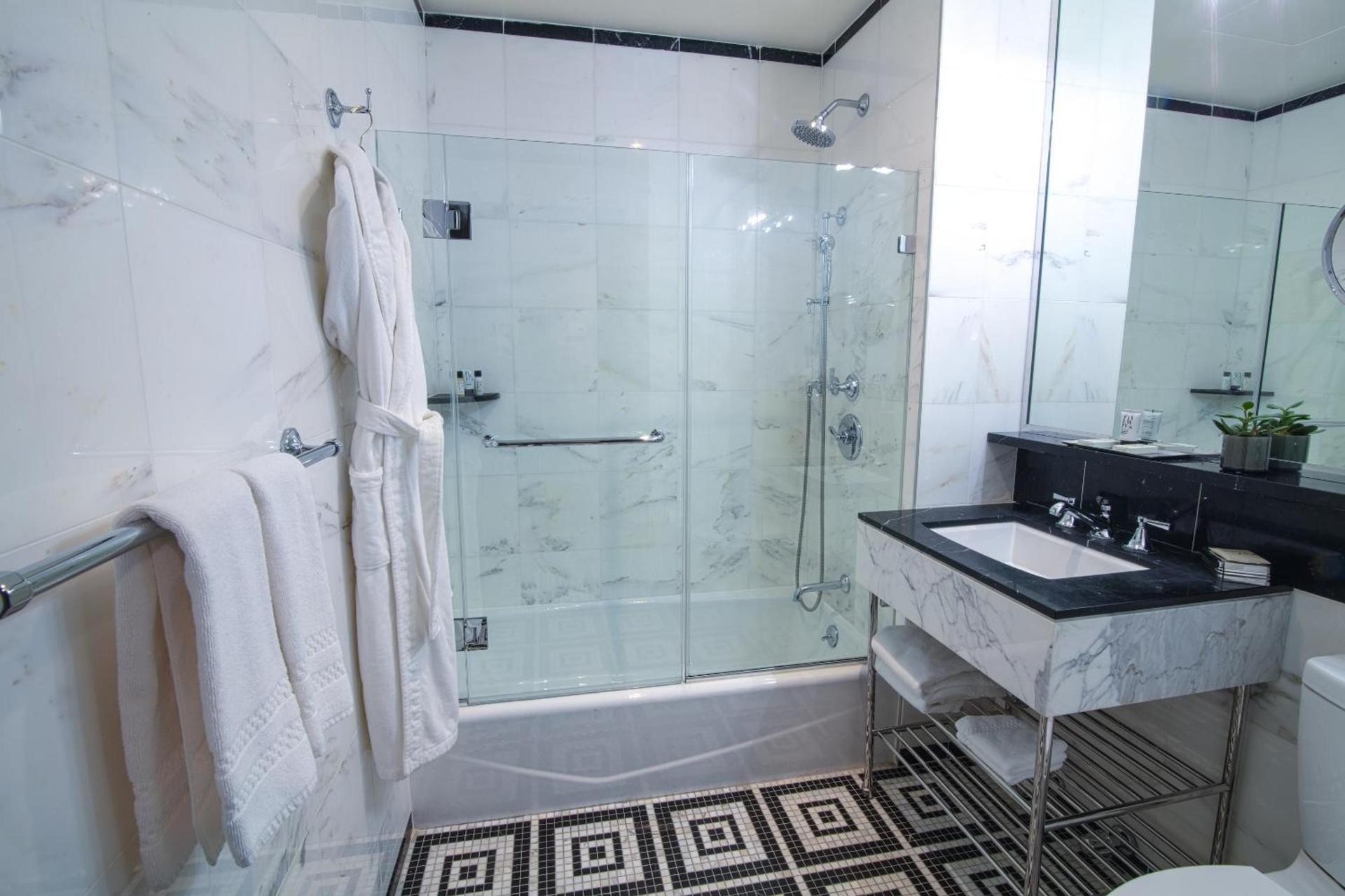 The Iroquois Times Square, a Small Luxury Hotel photo 37