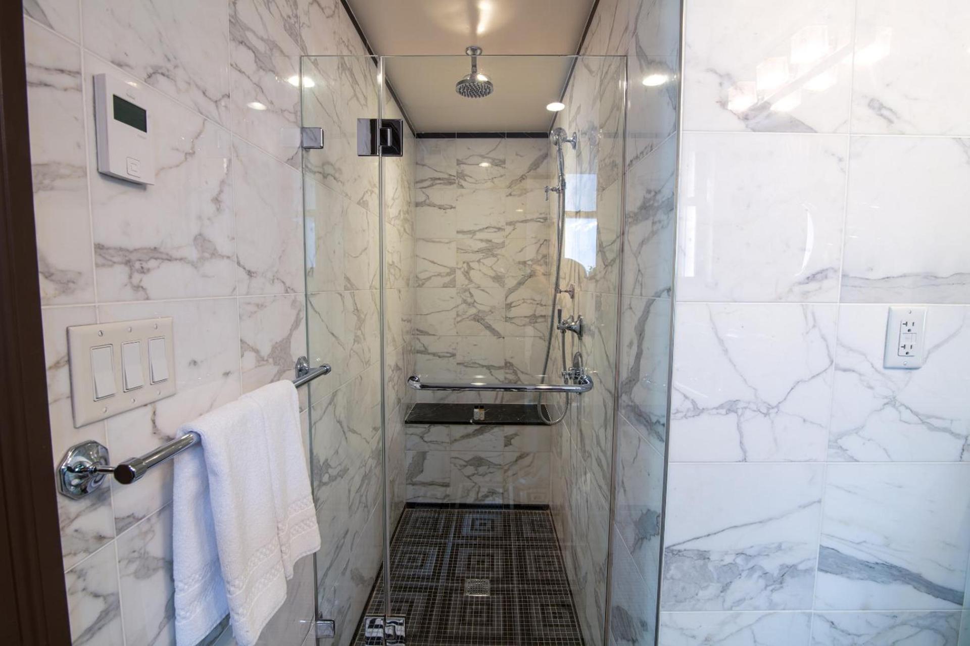 The Iroquois Times Square, a Small Luxury Hotel photo 6