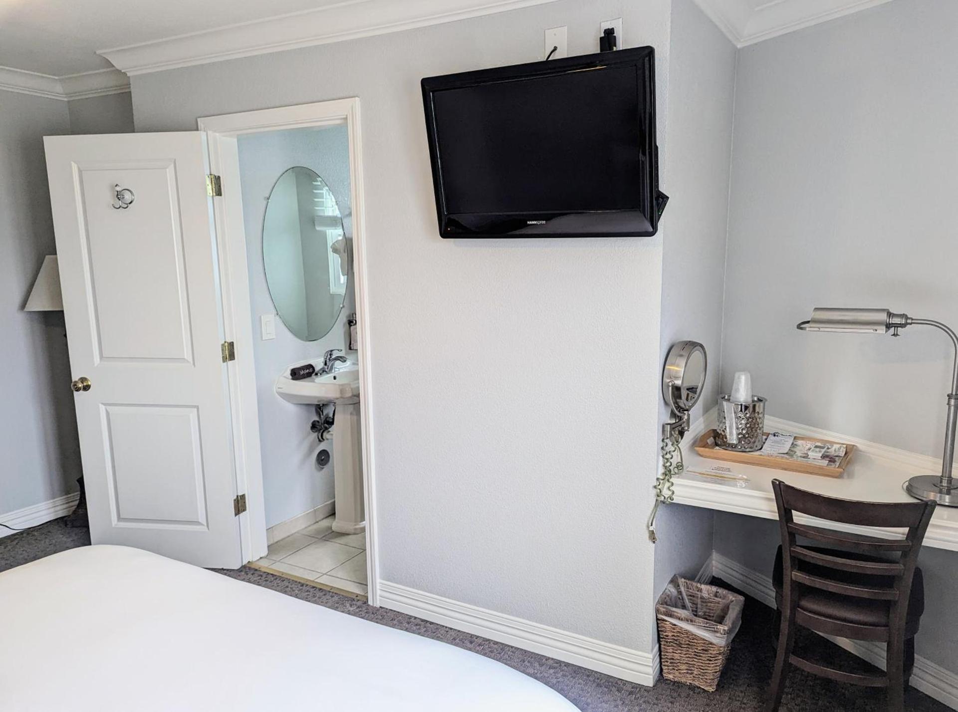 Capitola Hotel photo 41