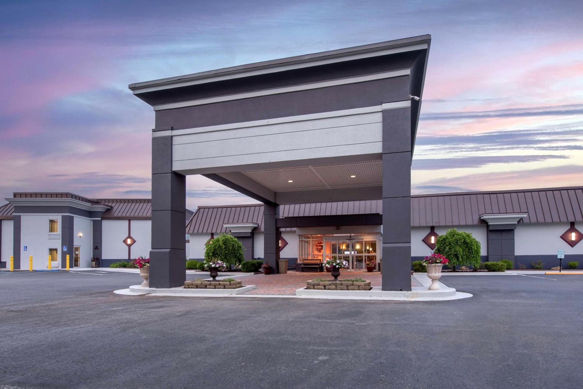 Best Western Plus Bridgeport Inn photo 41