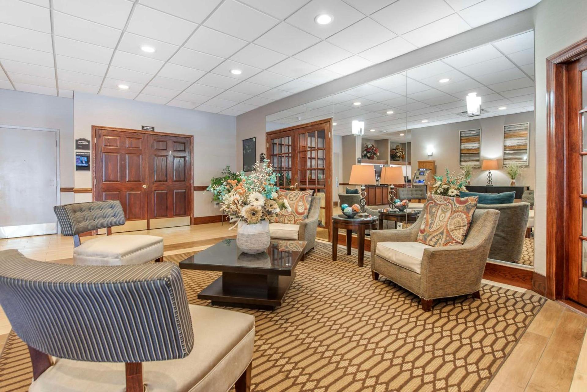 Best Western Plus Bridgeport Inn photo 2