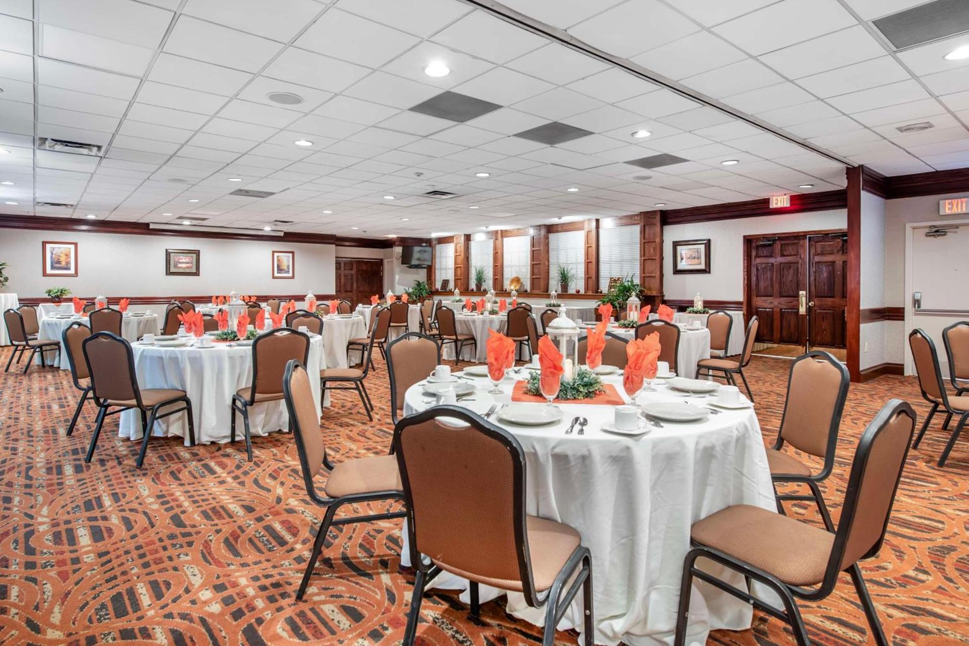 Best Western Plus Bridgeport Inn photo 43