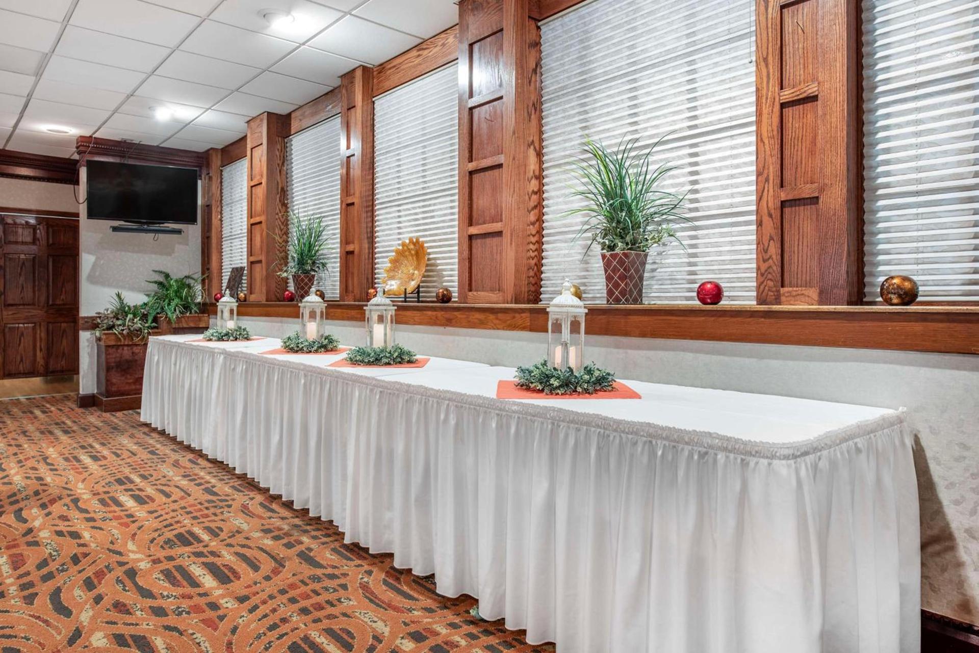 Best Western Plus Bridgeport Inn photo 44