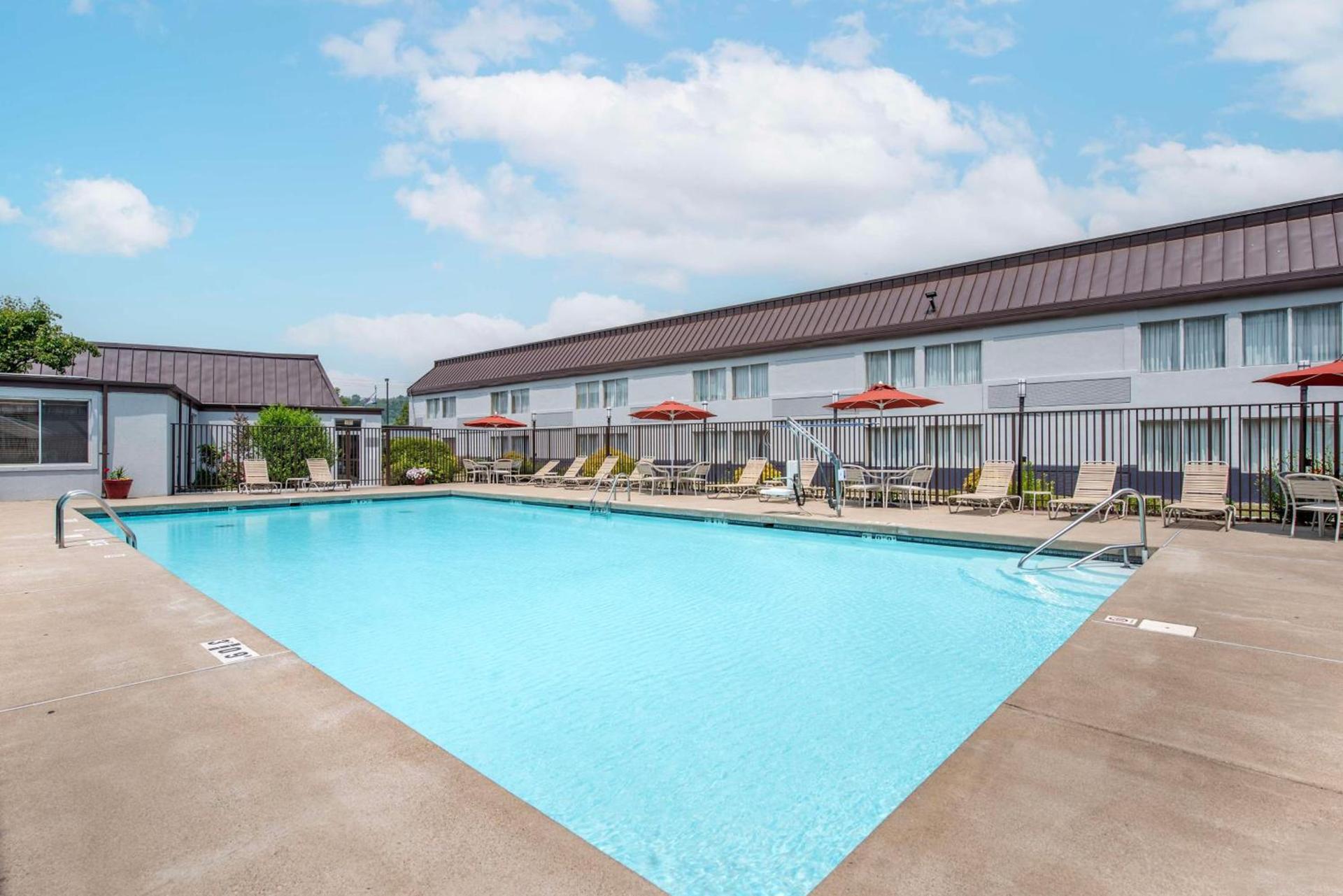 Best Western Plus Bridgeport Inn photo 8