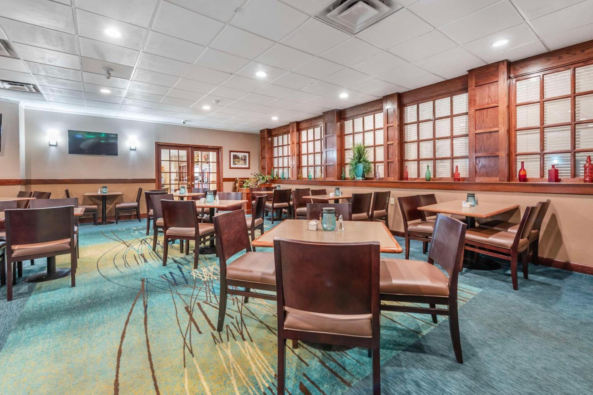 Best Western Plus Bridgeport Inn photo 42