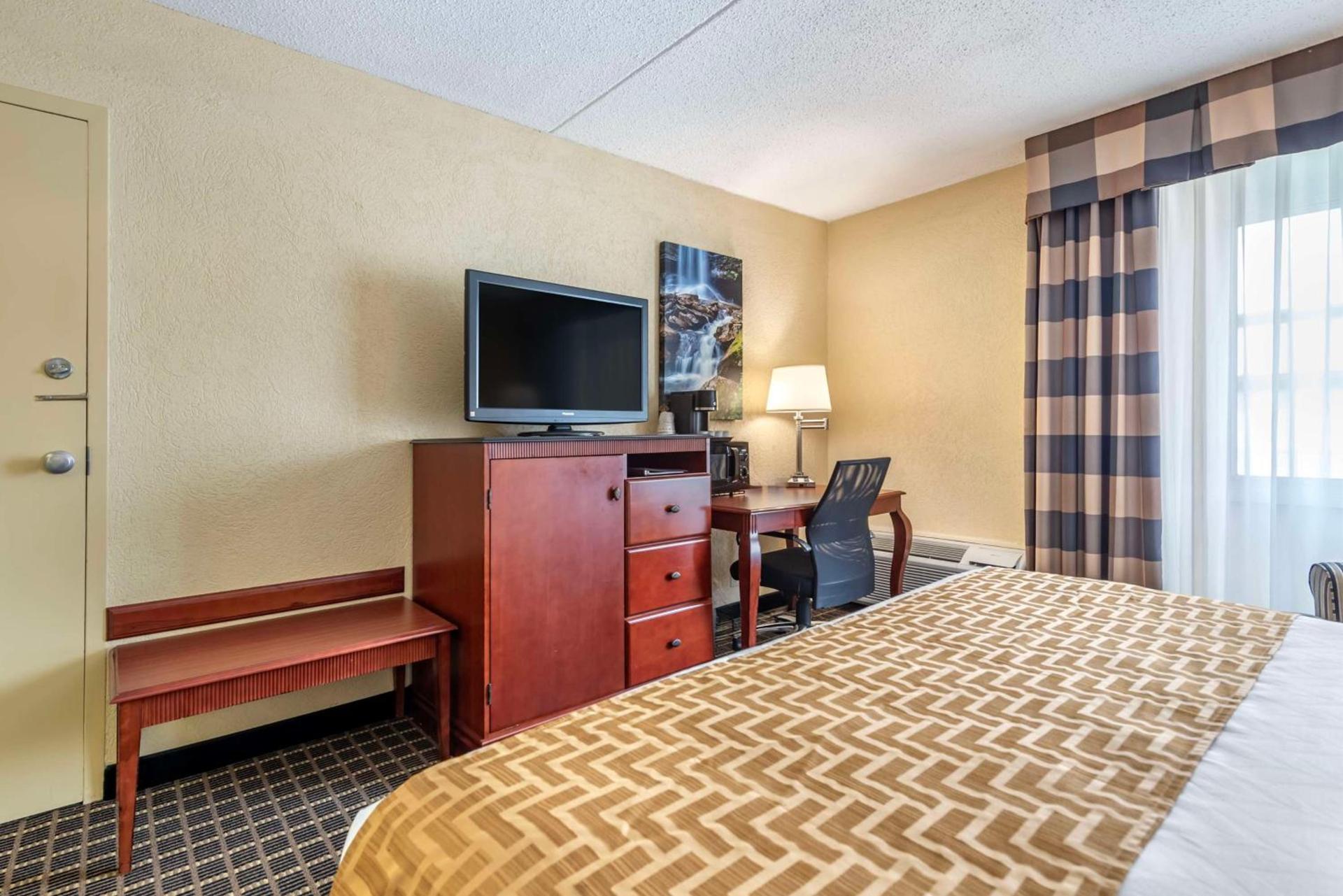Best Western Plus Bridgeport Inn photo 11