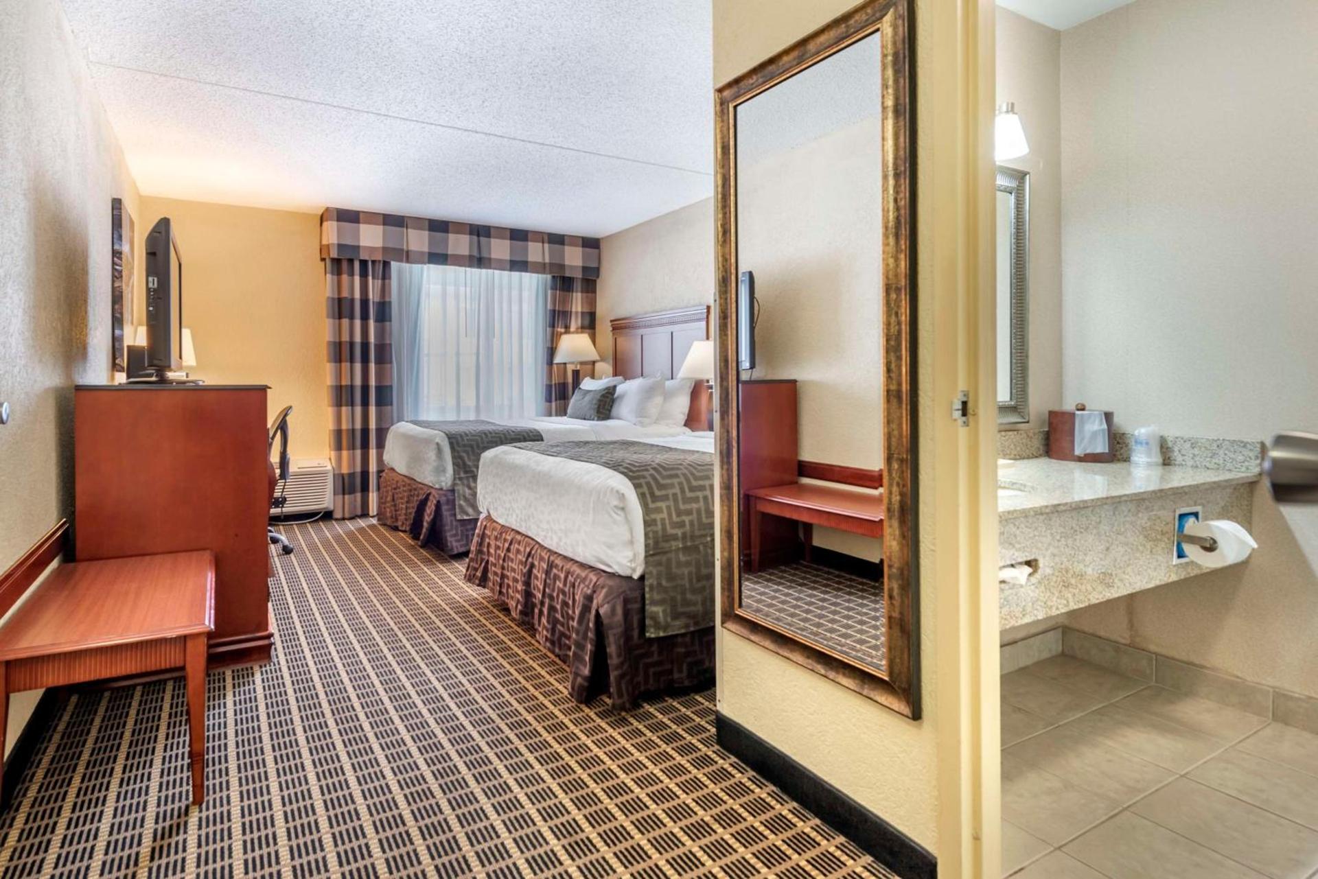 Best Western Plus Bridgeport Inn photo 18