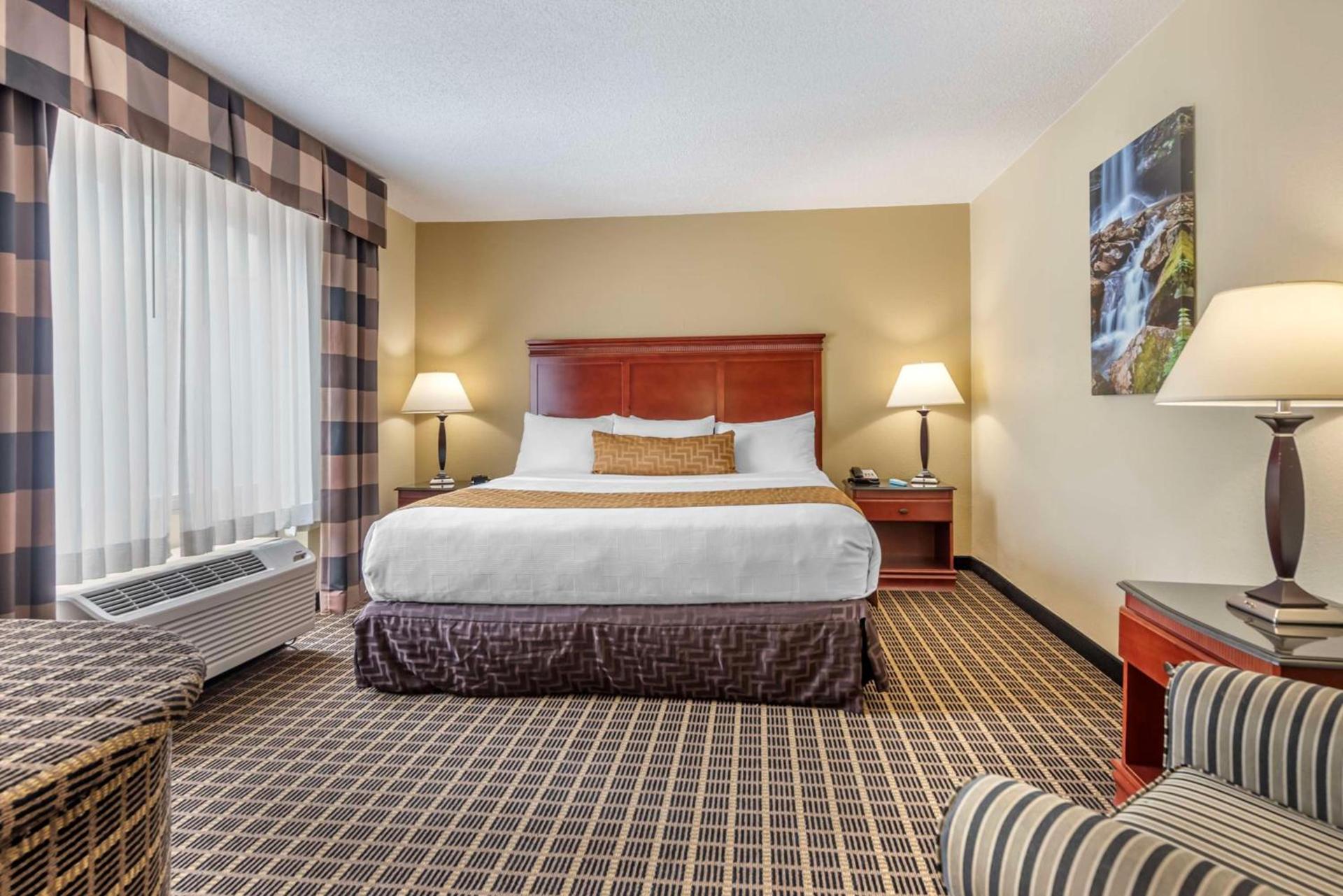 Best Western Plus Bridgeport Inn photo 25