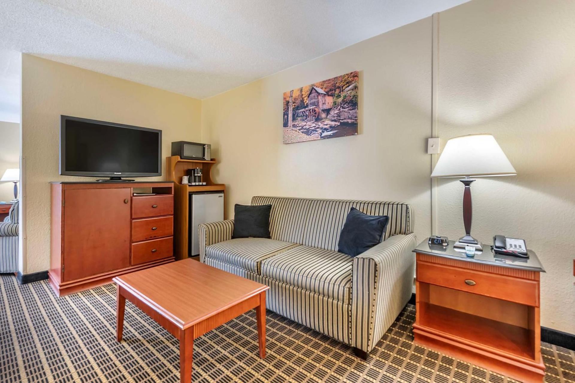 Best Western Plus Bridgeport Inn photo 27