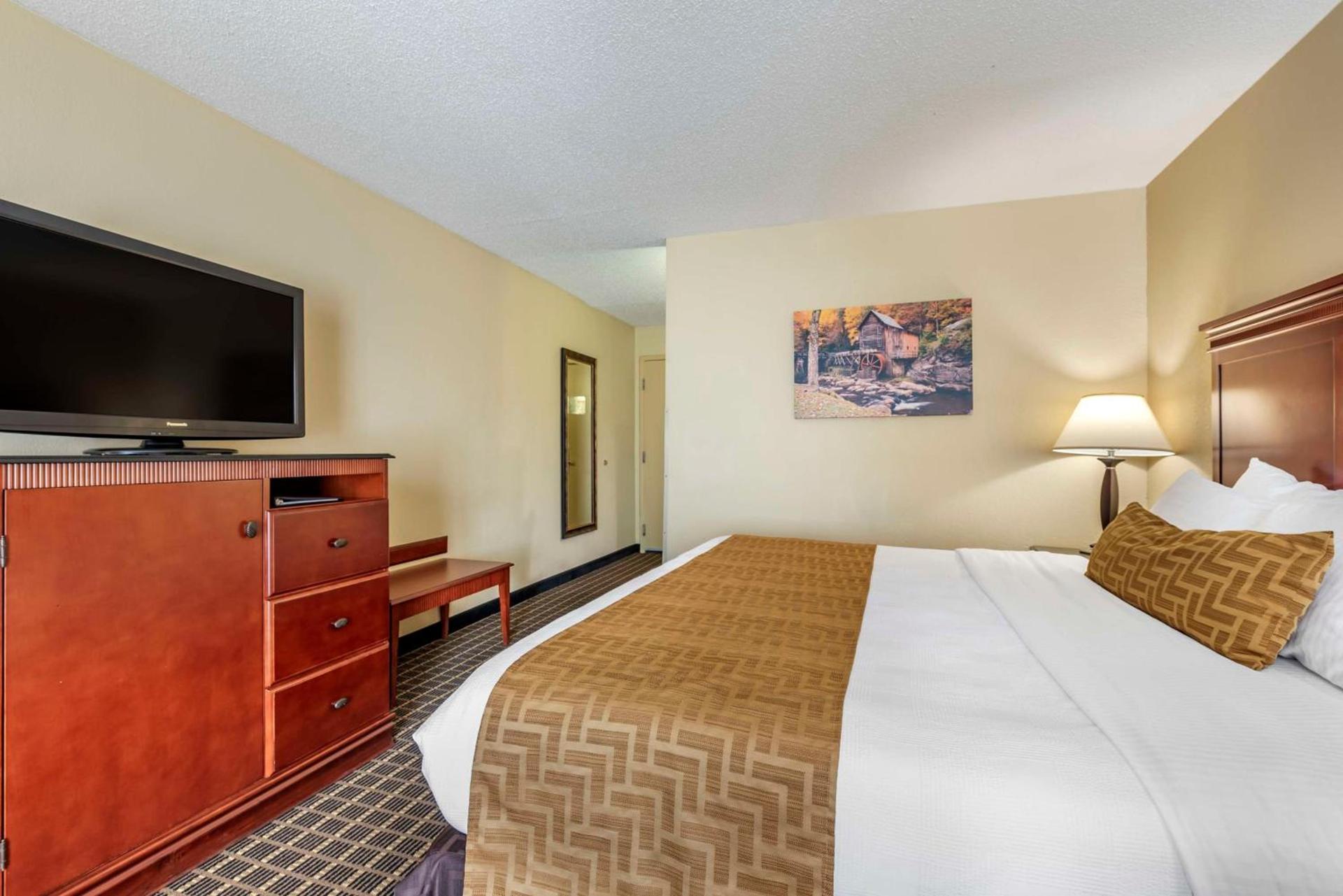 Best Western Plus Bridgeport Inn photo 29