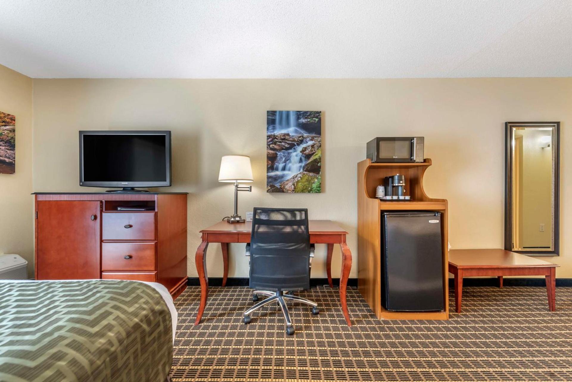 Best Western Plus Bridgeport Inn photo 24