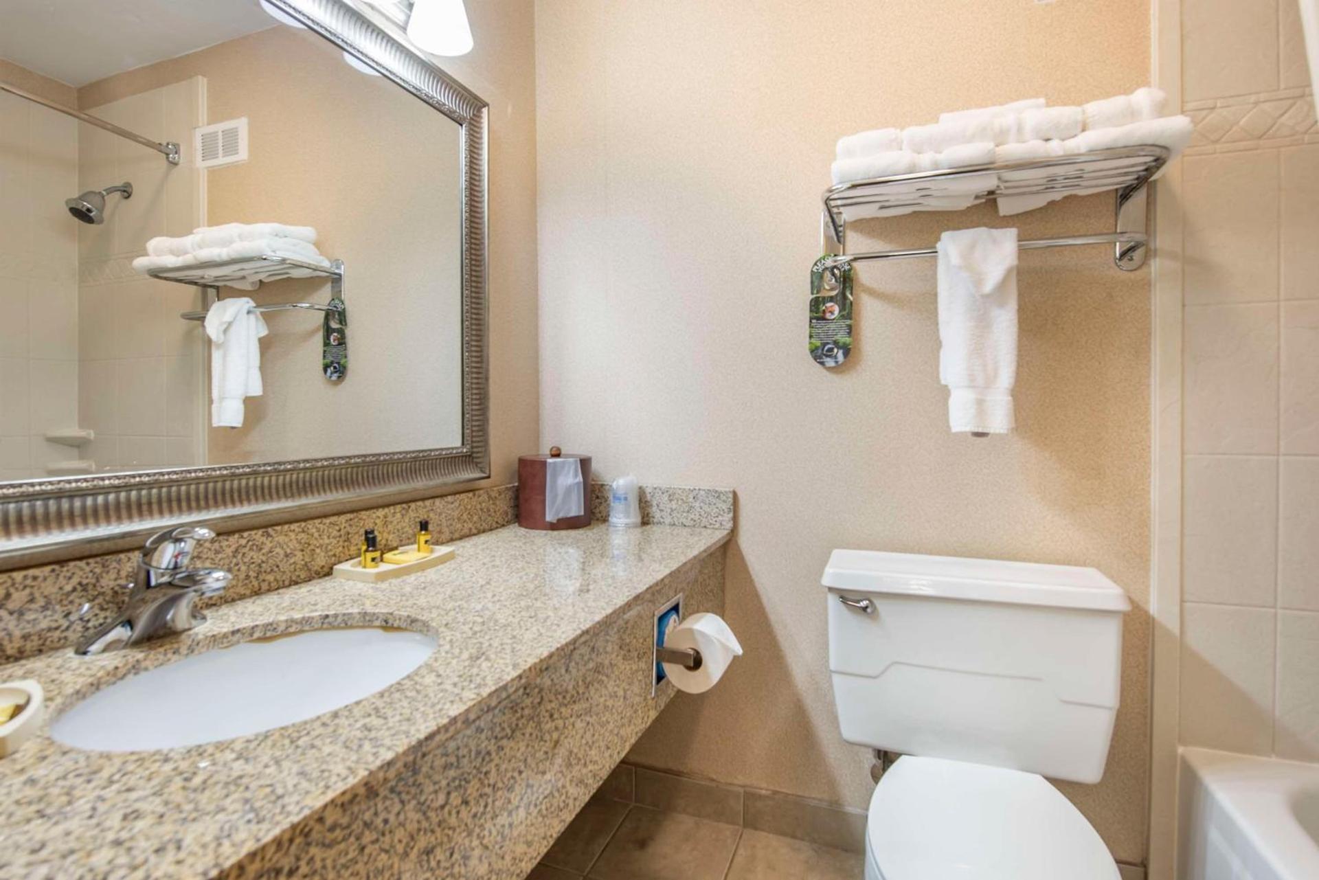 Best Western Plus Bridgeport Inn photo 37