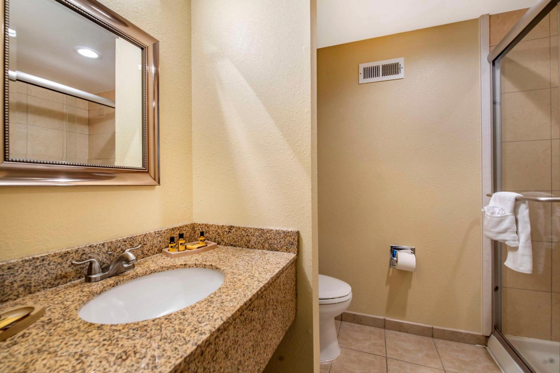 Best Western Plus Bridgeport Inn photo 35