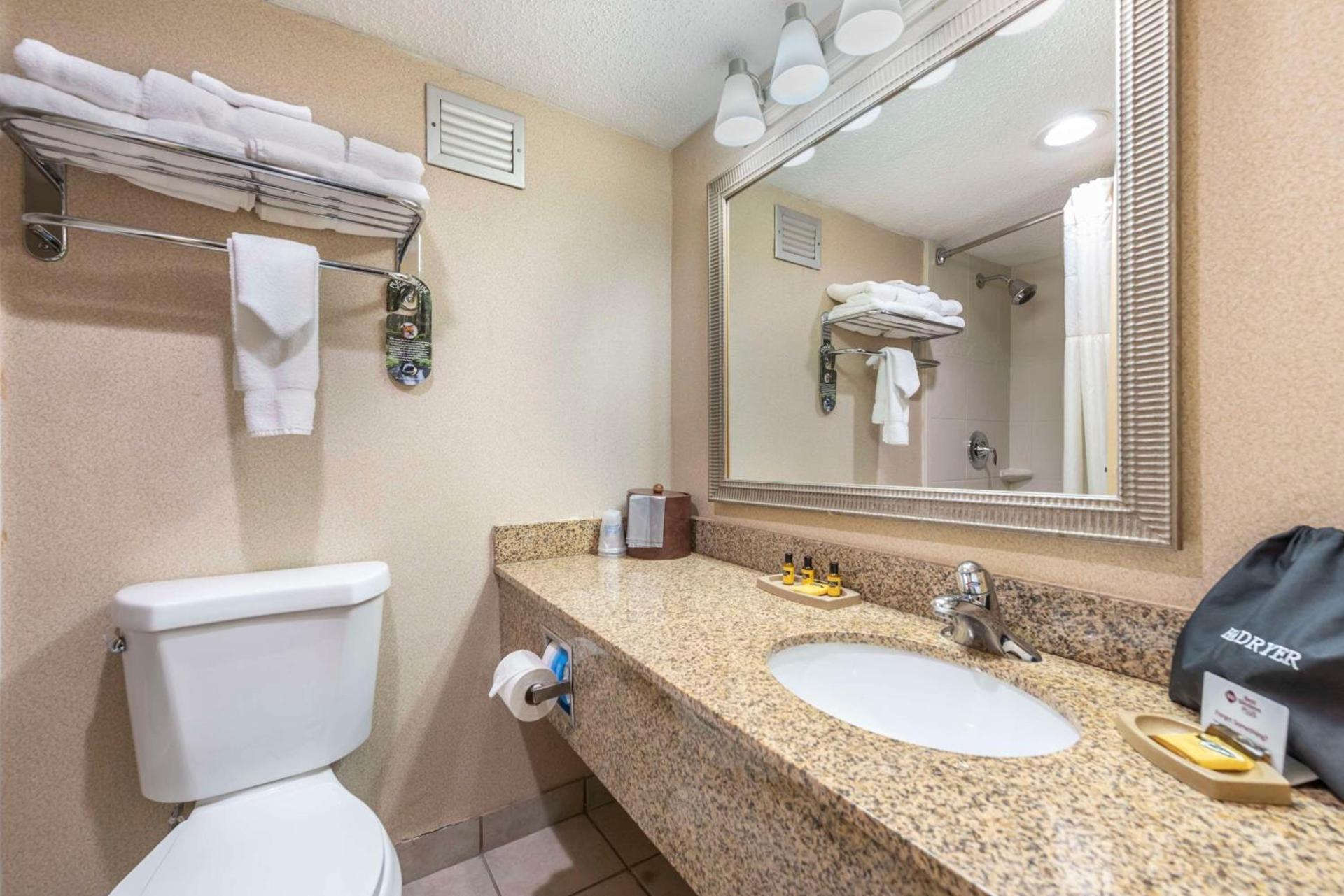 Best Western Plus Bridgeport Inn photo 36