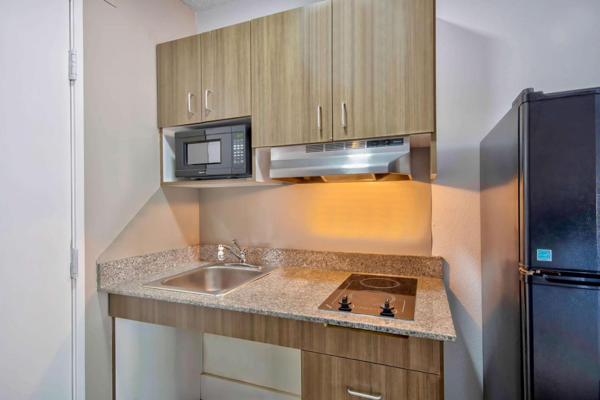 Studio 6 Extended Stay - Austin, TX - Midtown photo 10
