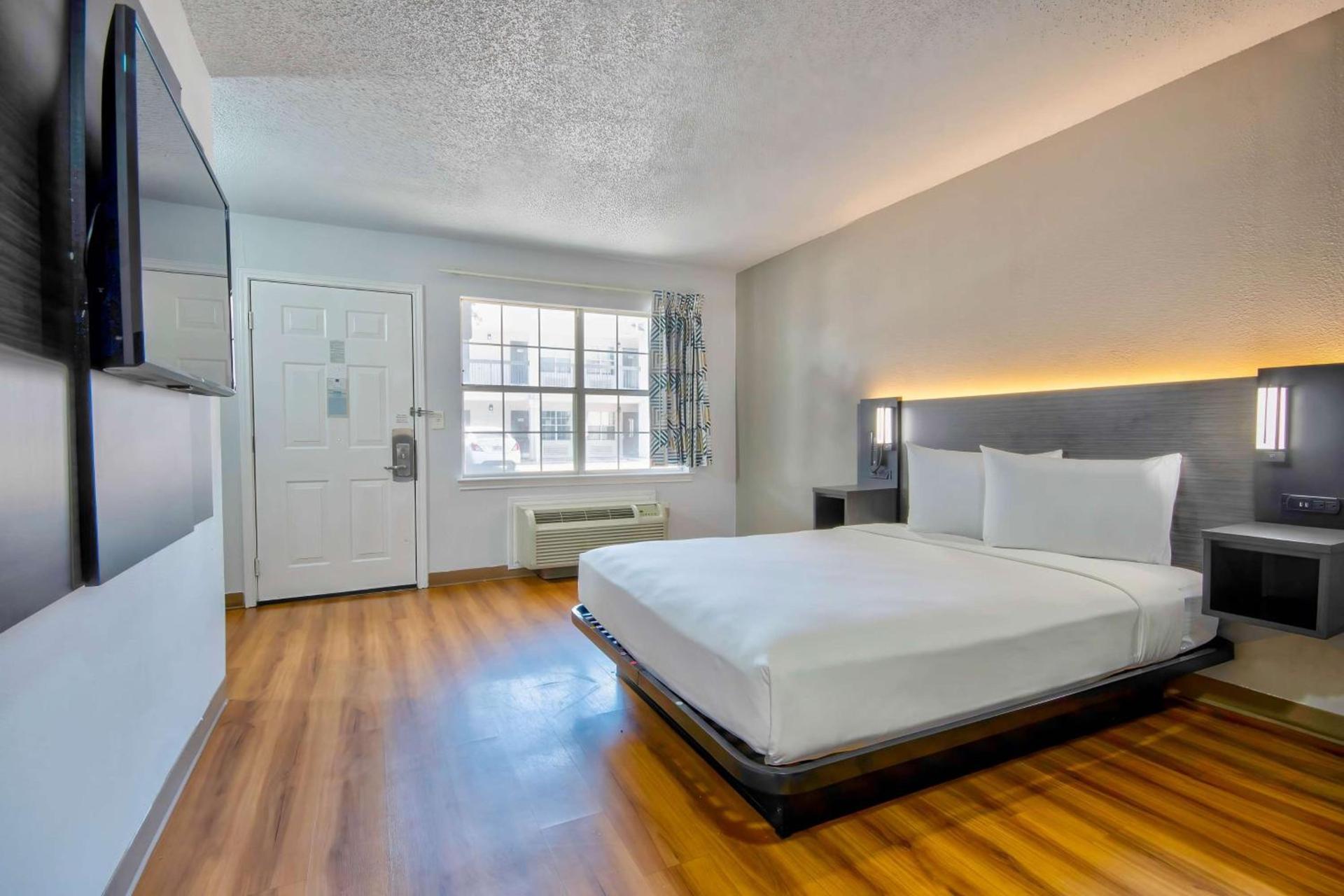 Studio 6 Extended Stay - Austin, TX - Midtown photo 14