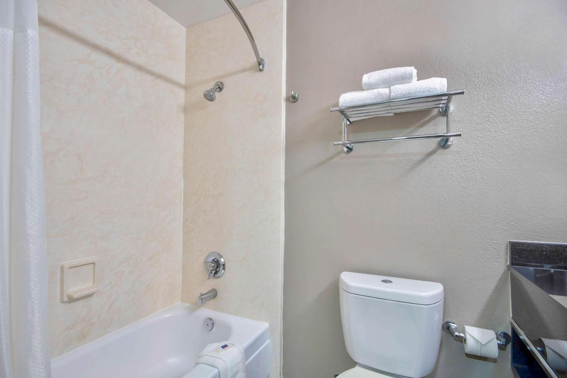 Studio 6 Extended Stay - Austin, TX - Midtown photo 16