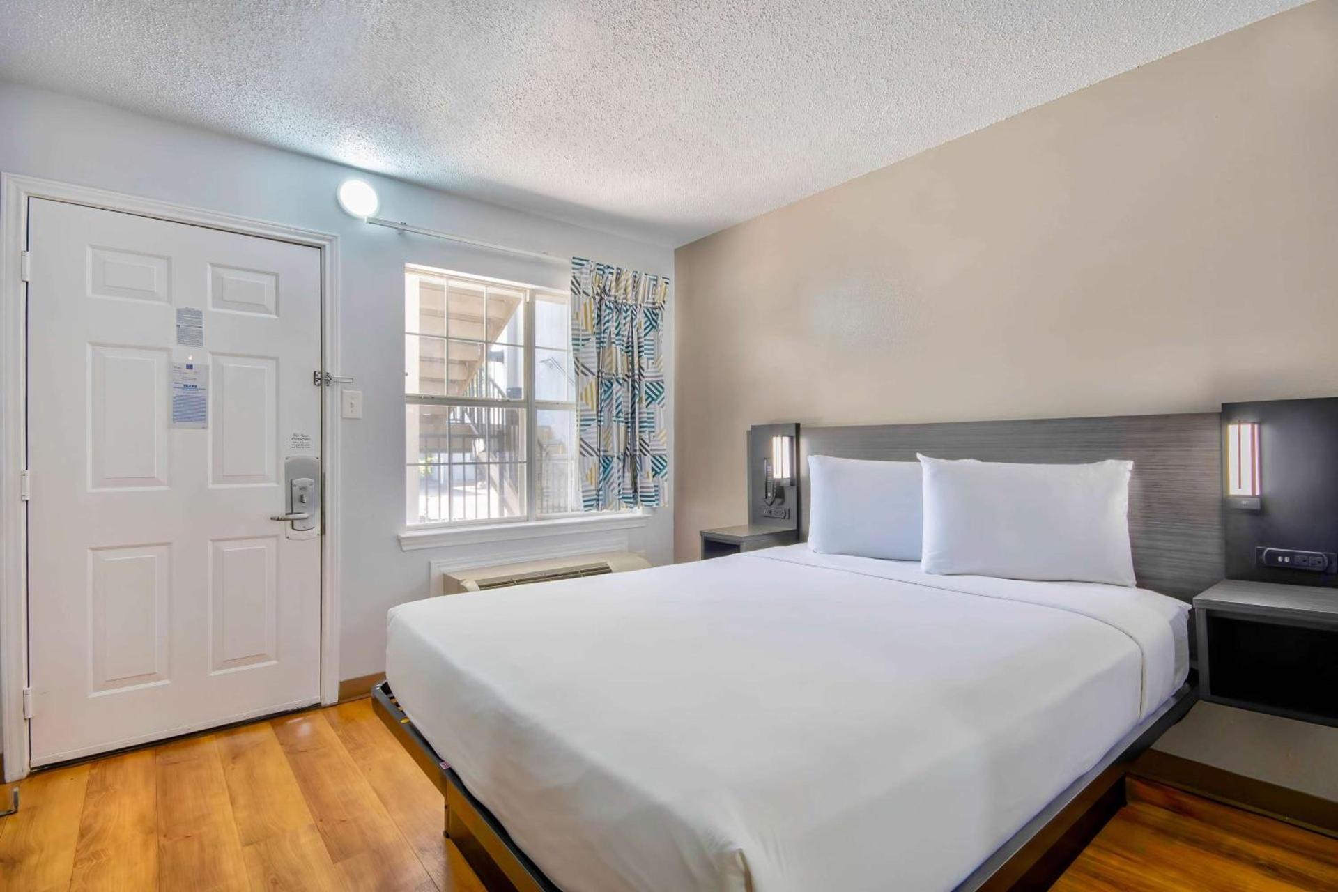Studio 6 Extended Stay - Austin, TX - Midtown photo 19