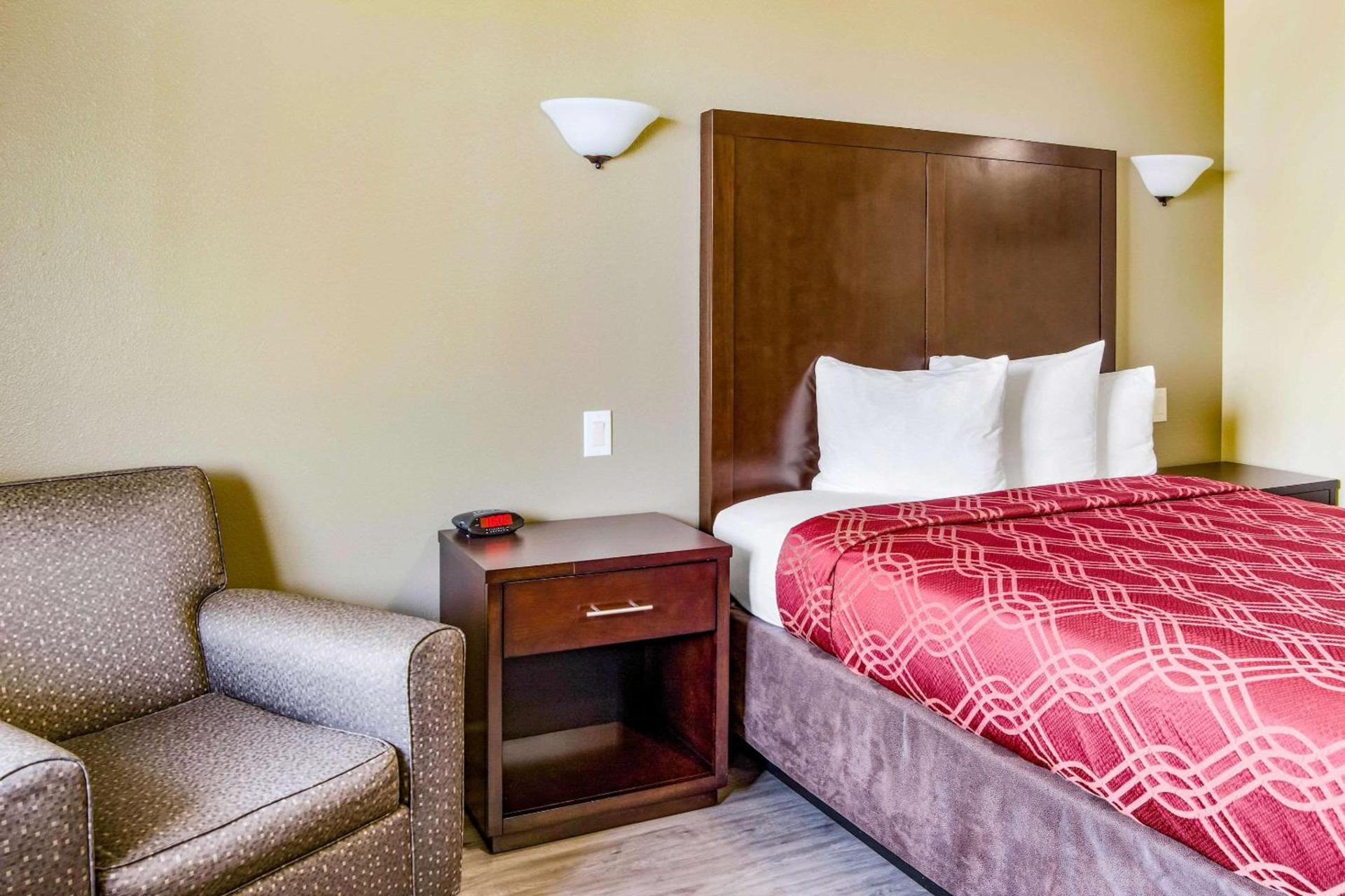 Econo Lodge Newport photo 16