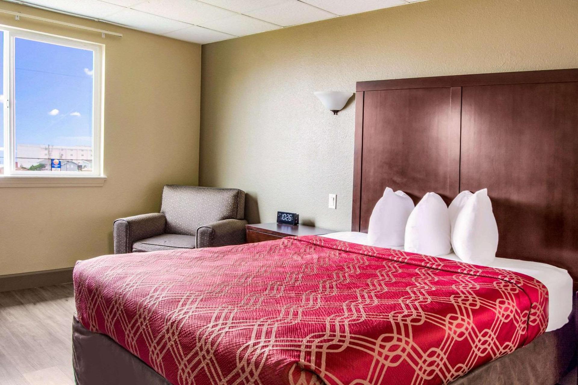 Econo Lodge Newport photo 17